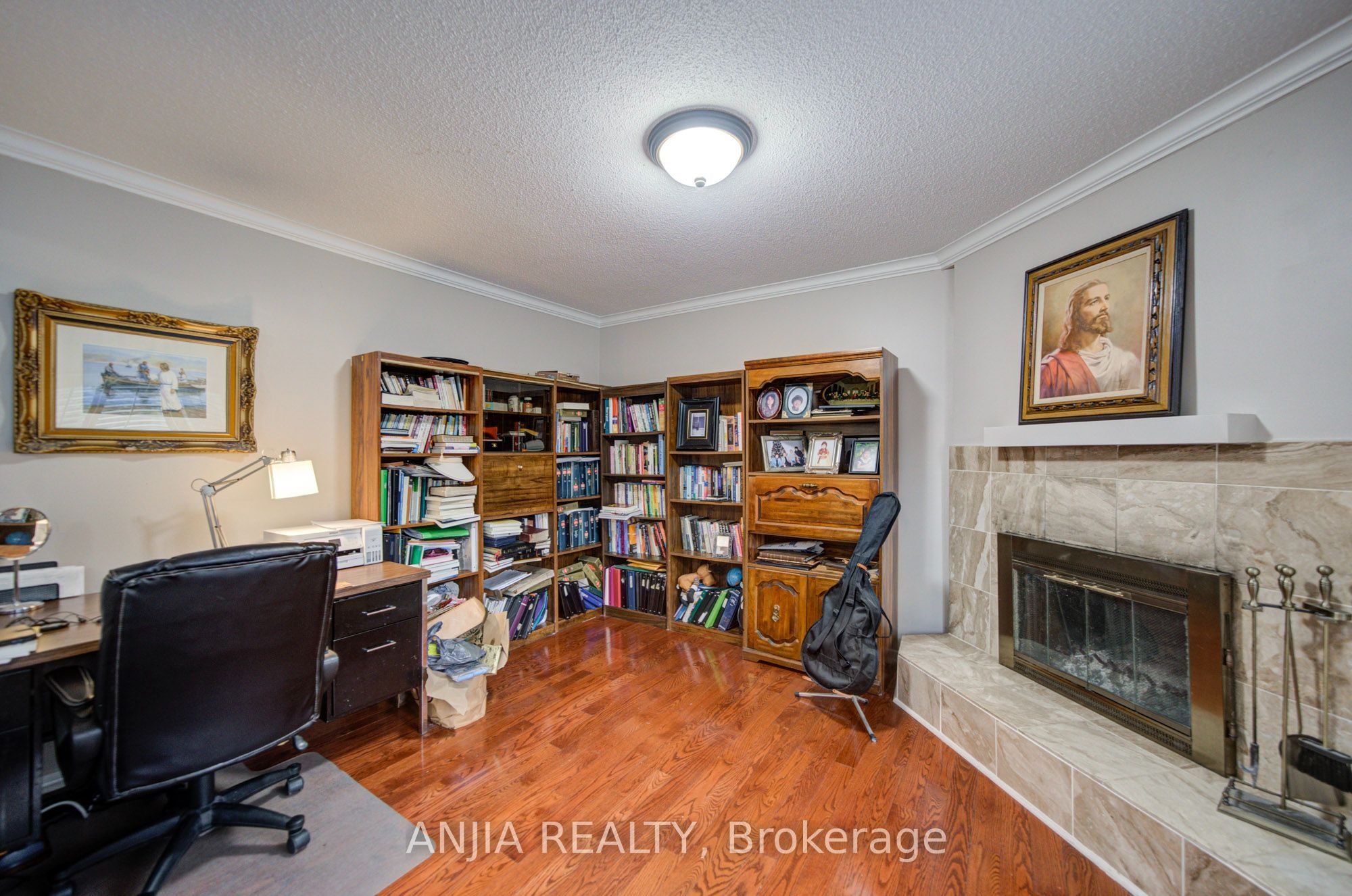 8 Millcroft Way Property Photo 18