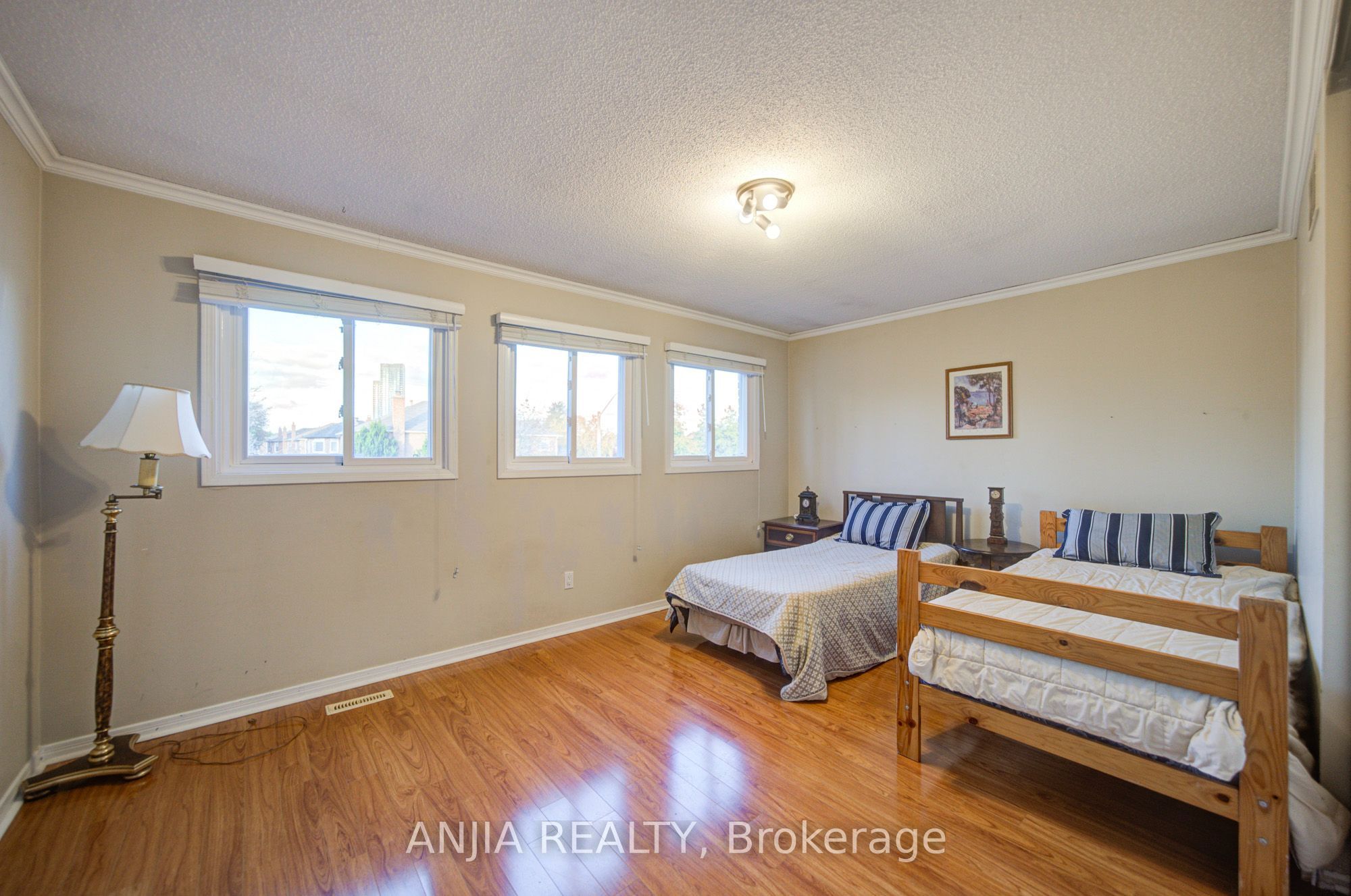 8 Millcroft Way Property Photo 23