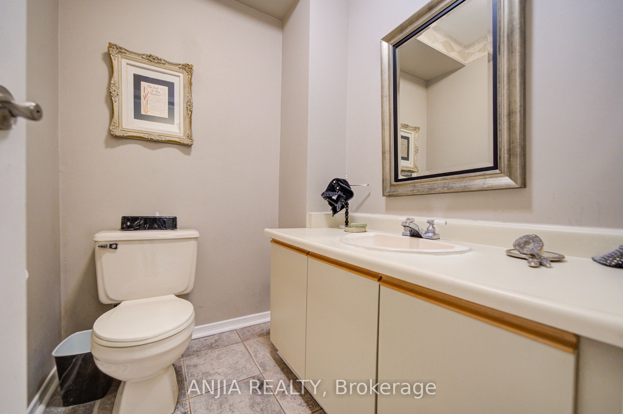 8 Millcroft Way Property Photo 35