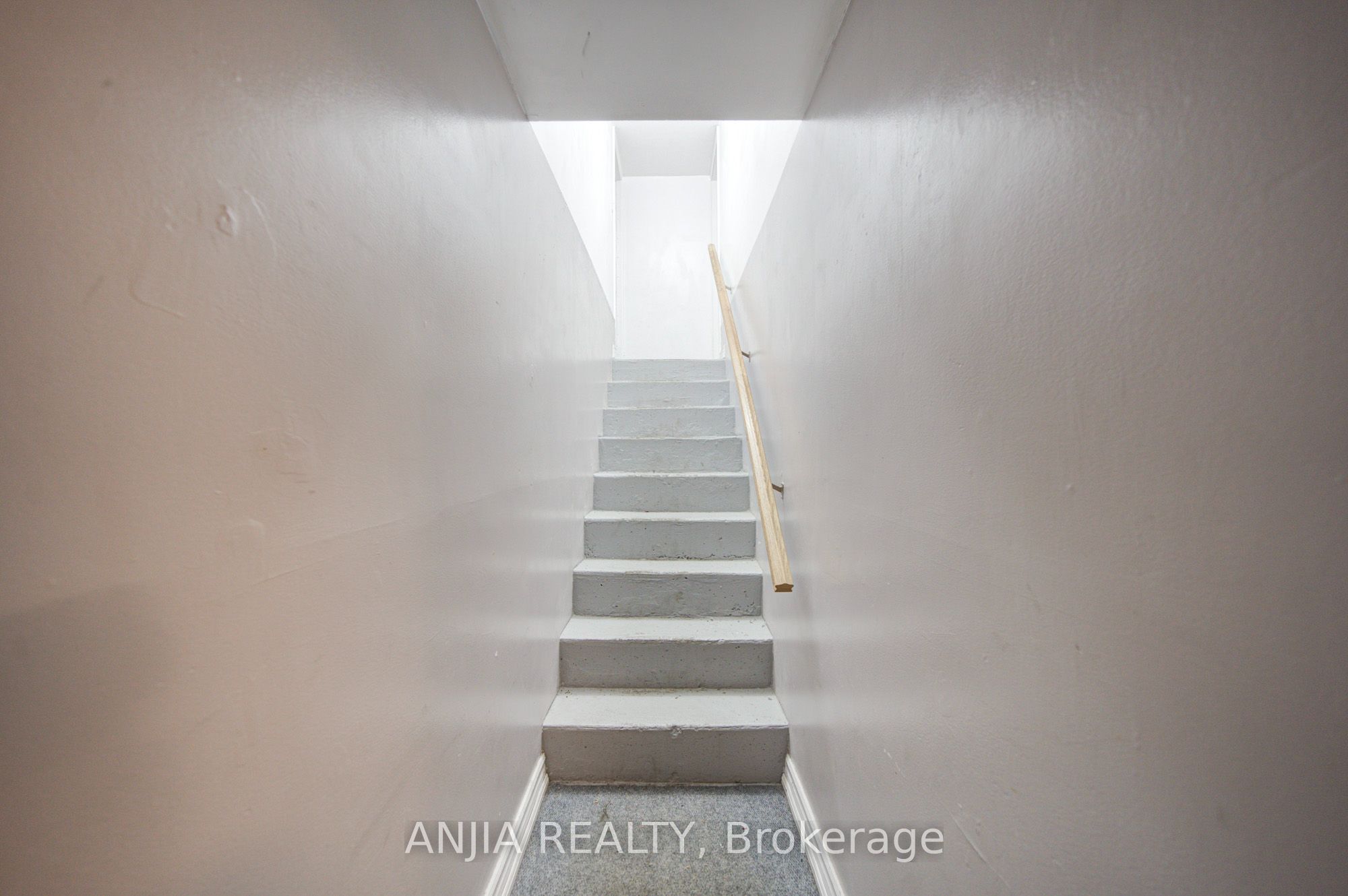 8 Millcroft Way Property Photo 37