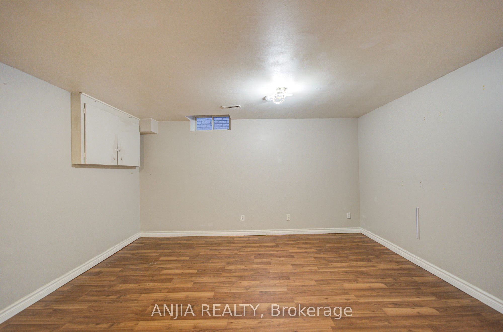 8 Millcroft Way Property Photo 40