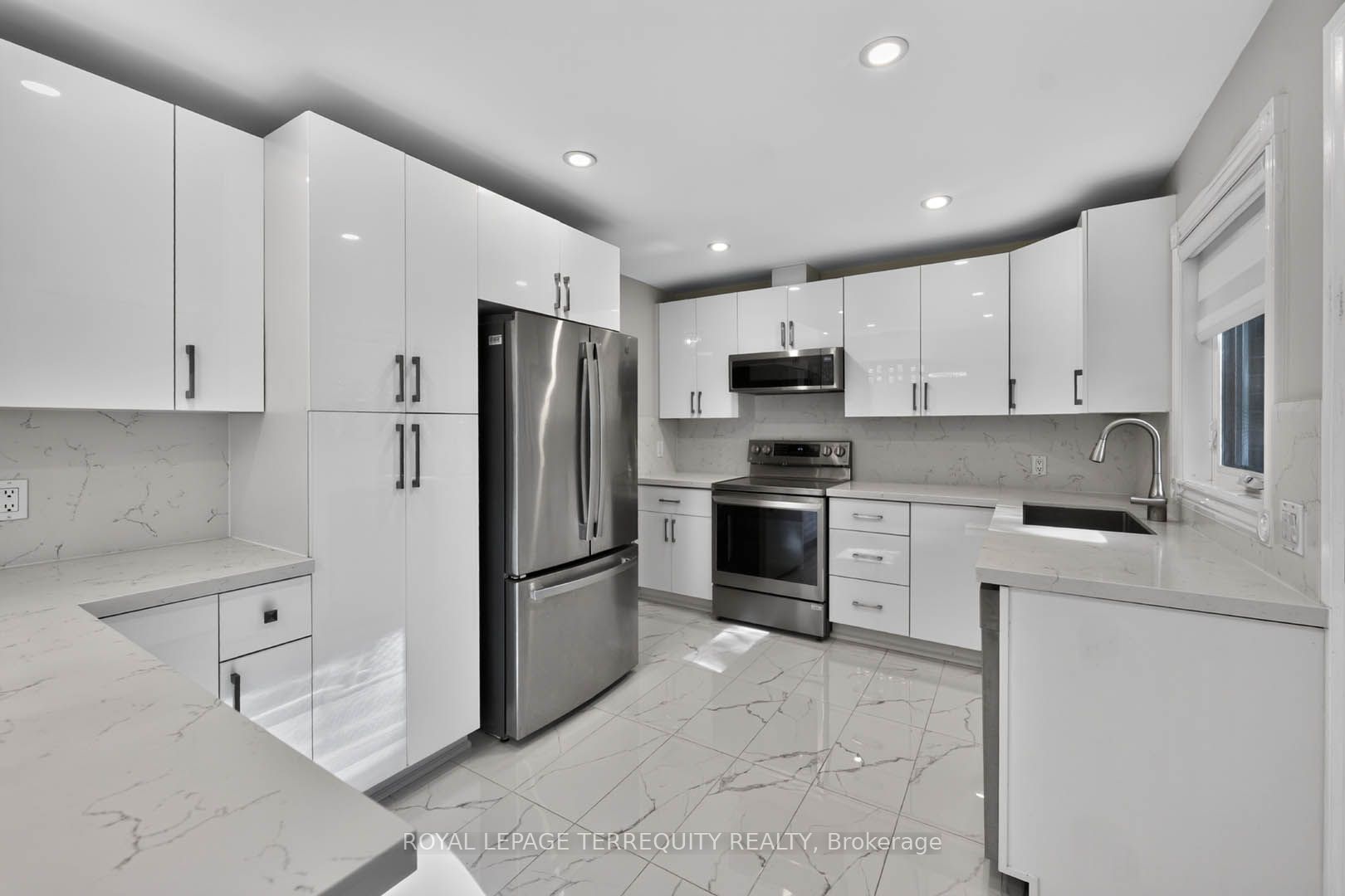9 Brightbay Crescent Property Photo 8