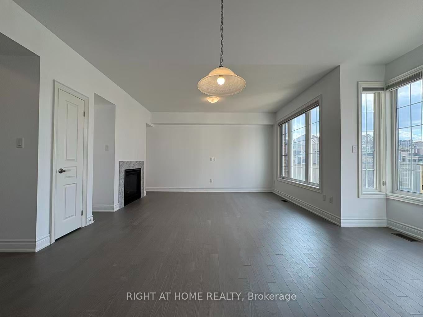 4 Empire Drive Property Photo 12