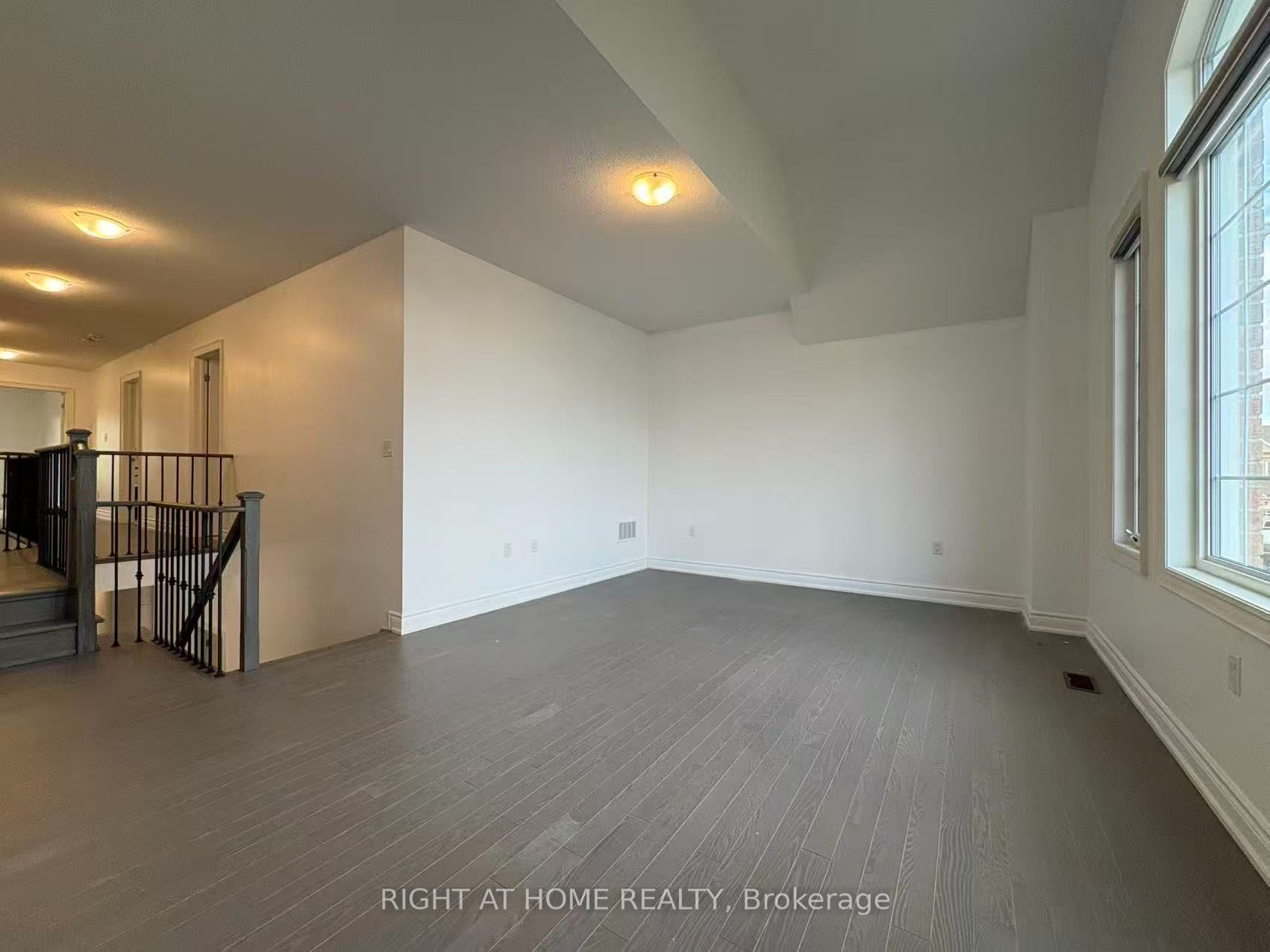 4 Empire Drive Property Photo 17
