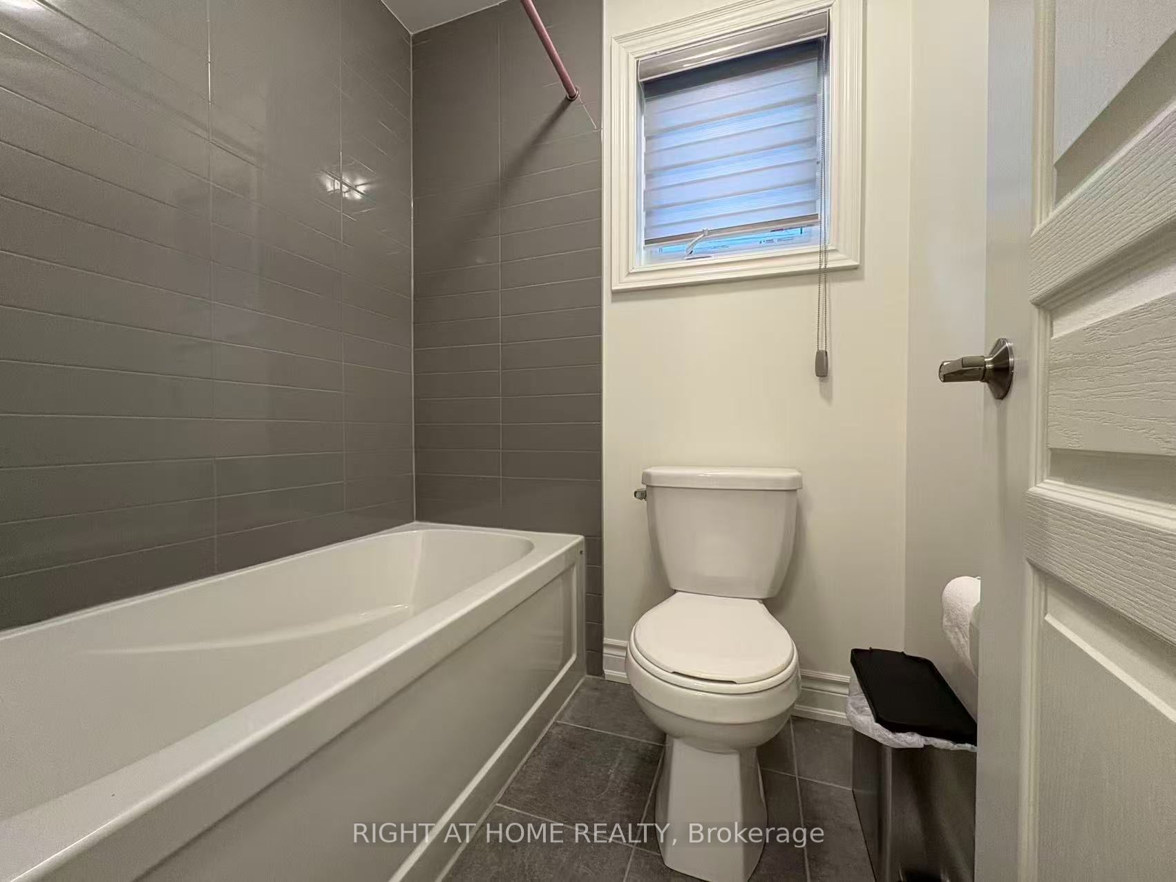 4 Empire Drive Property Photo 26