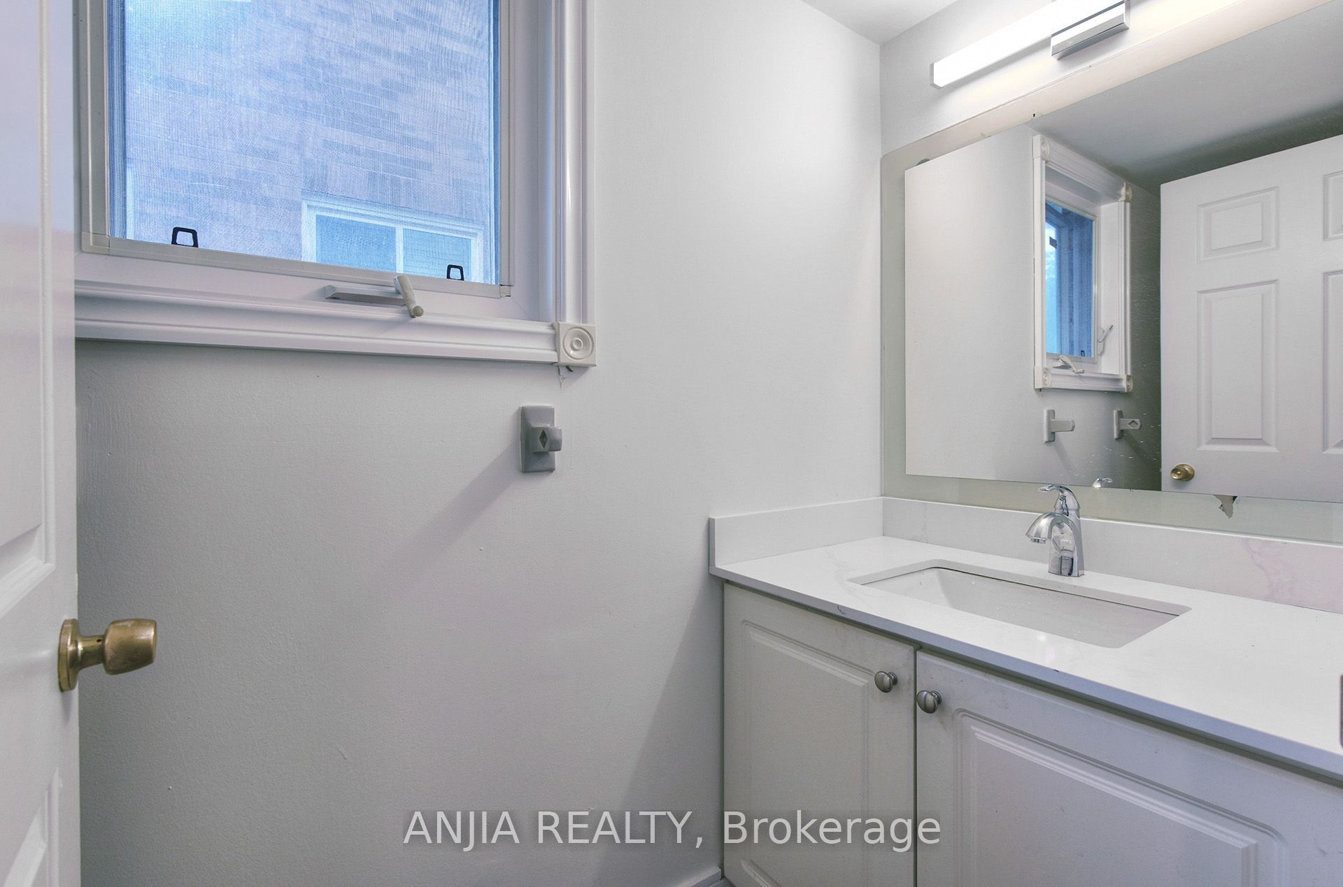 127 Tomlinson Circle Property Photo 15