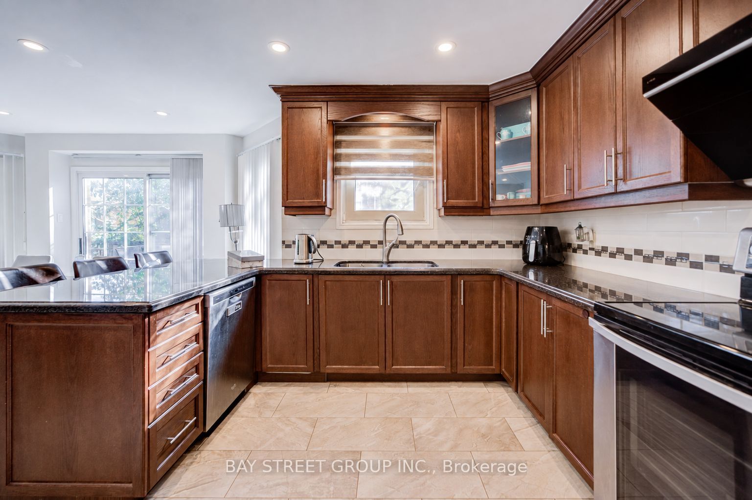 212 Hollingham Road Property Photo 11