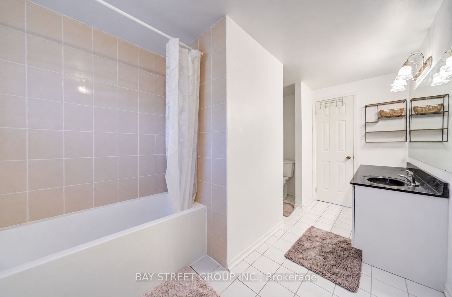 212 Hollingham Road Property Photo 36