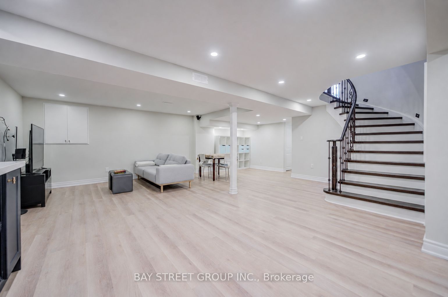 212 Hollingham Road Property Photo 40