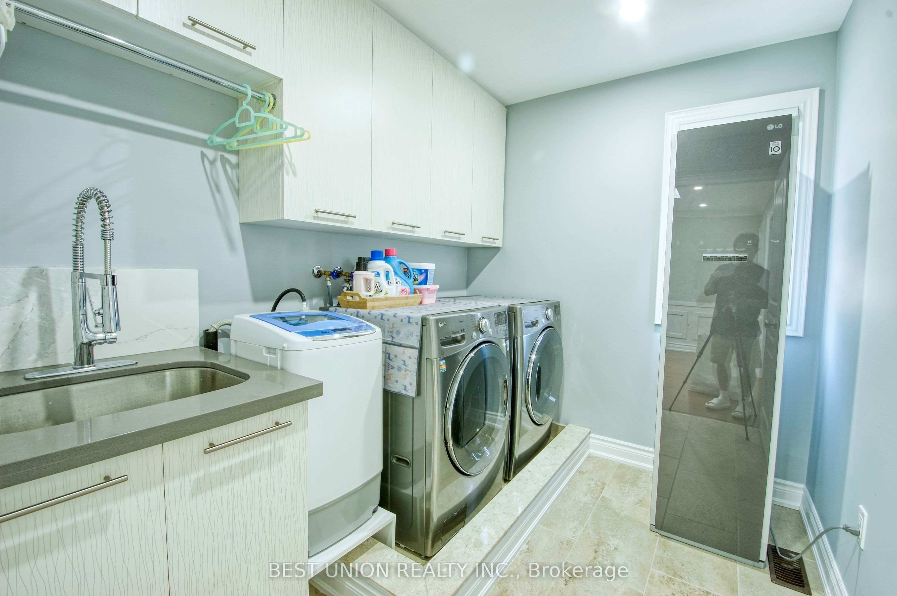 1183 Mctavish Drive Property Photo 47