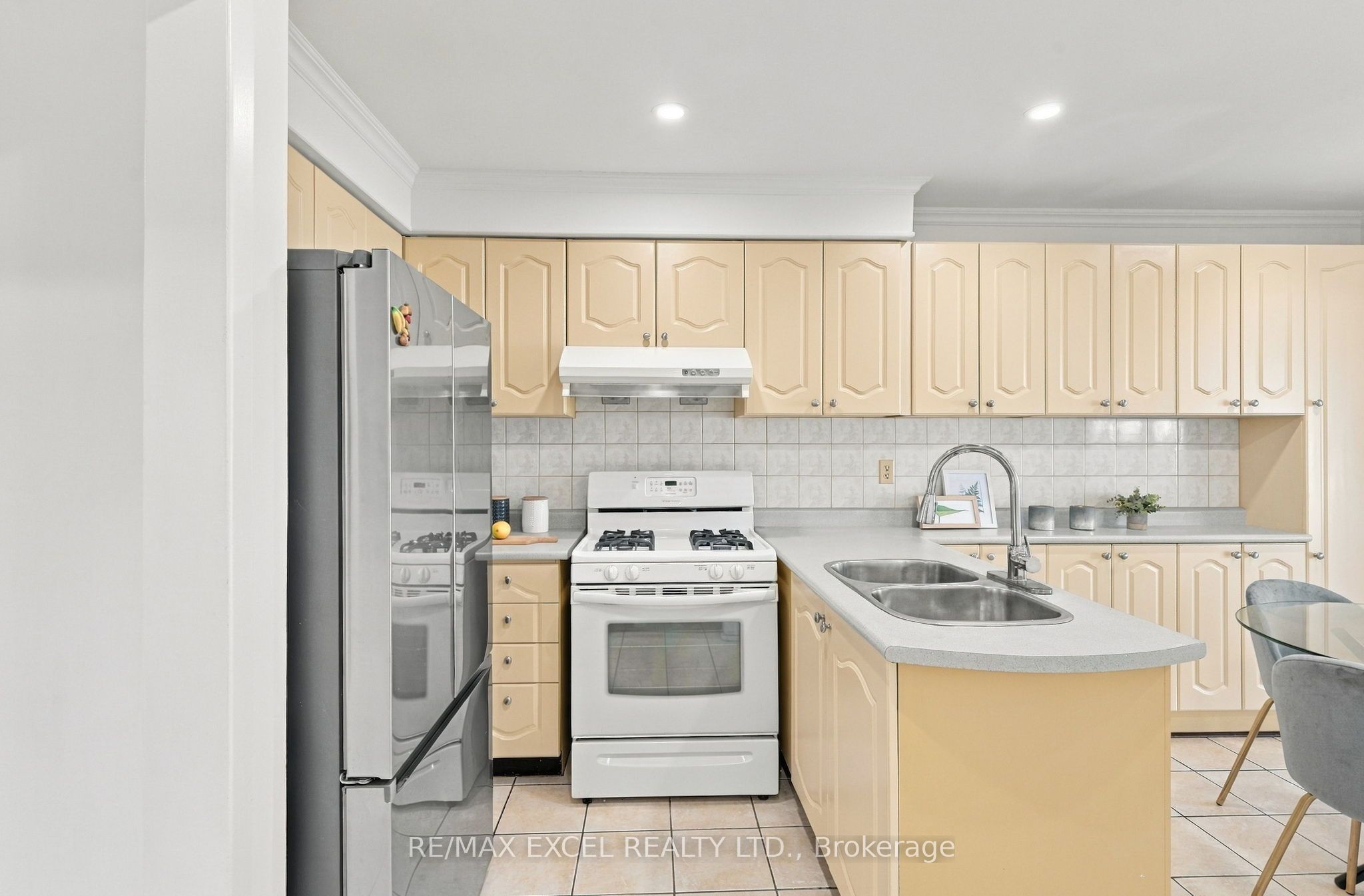97 Tangmere Crescent Property Photo 14