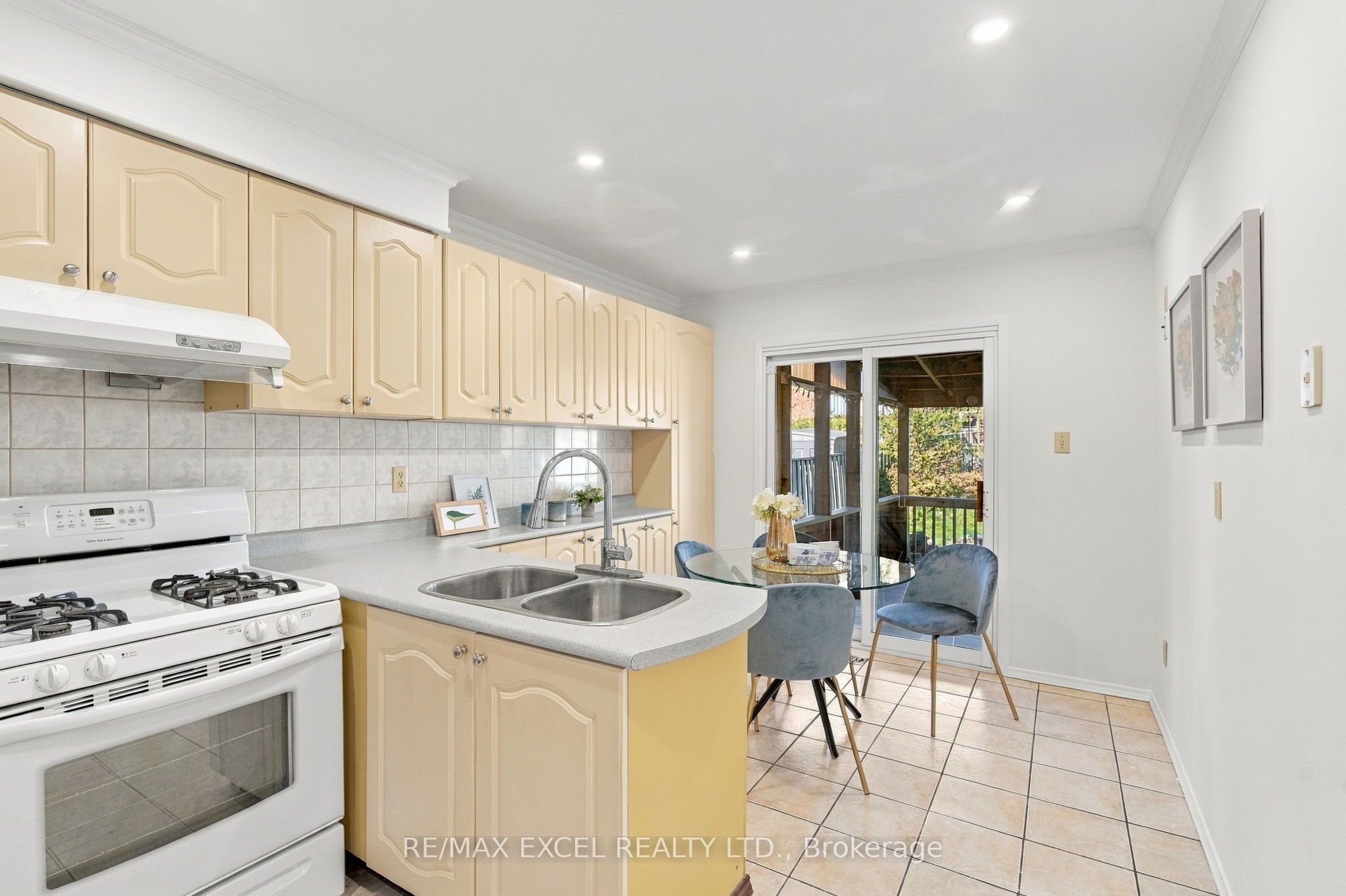 97 Tangmere Crescent Property Photo 16