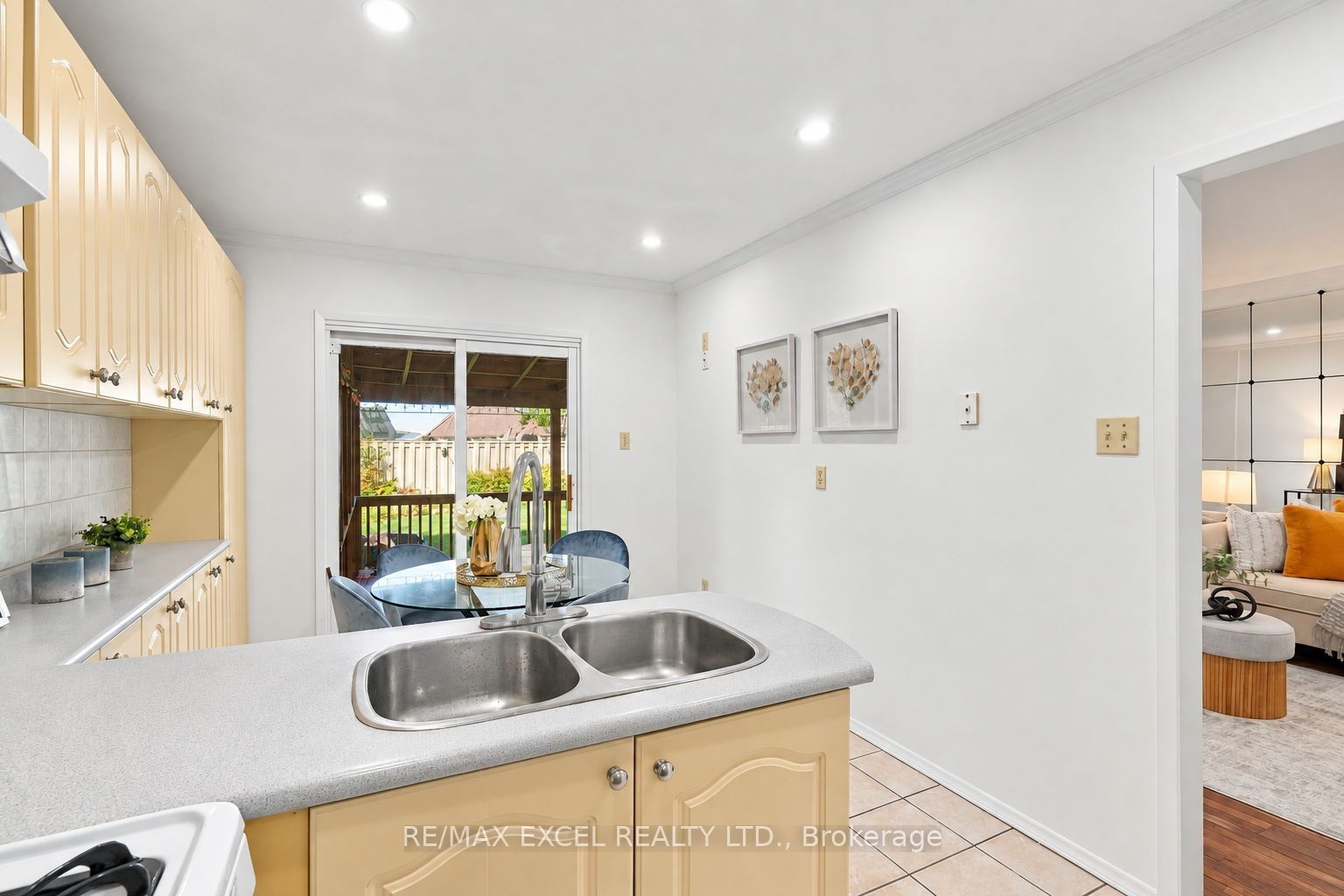 97 Tangmere Crescent Property Photo 17
