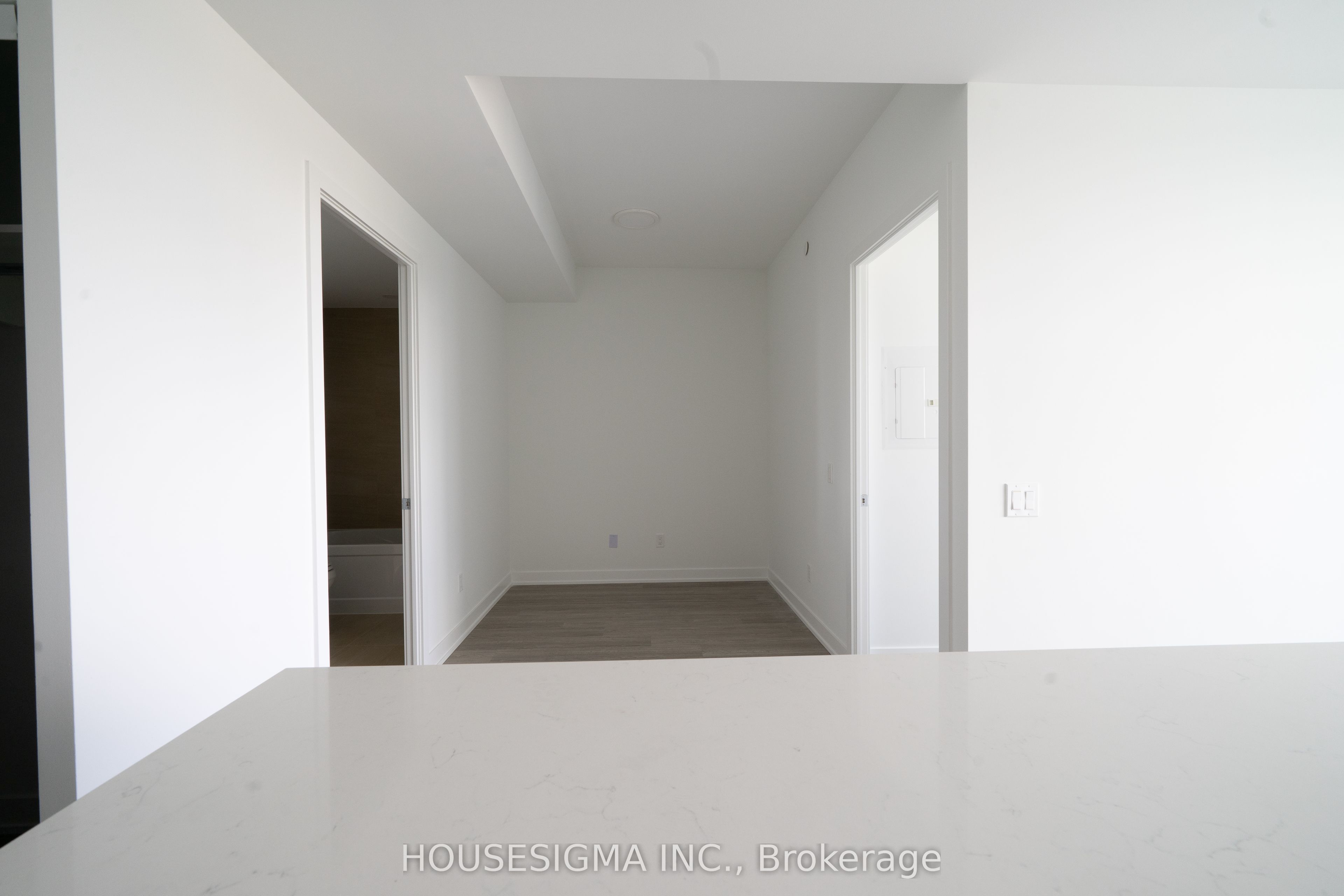 8188 Yonge Street 820 Property Photo 9