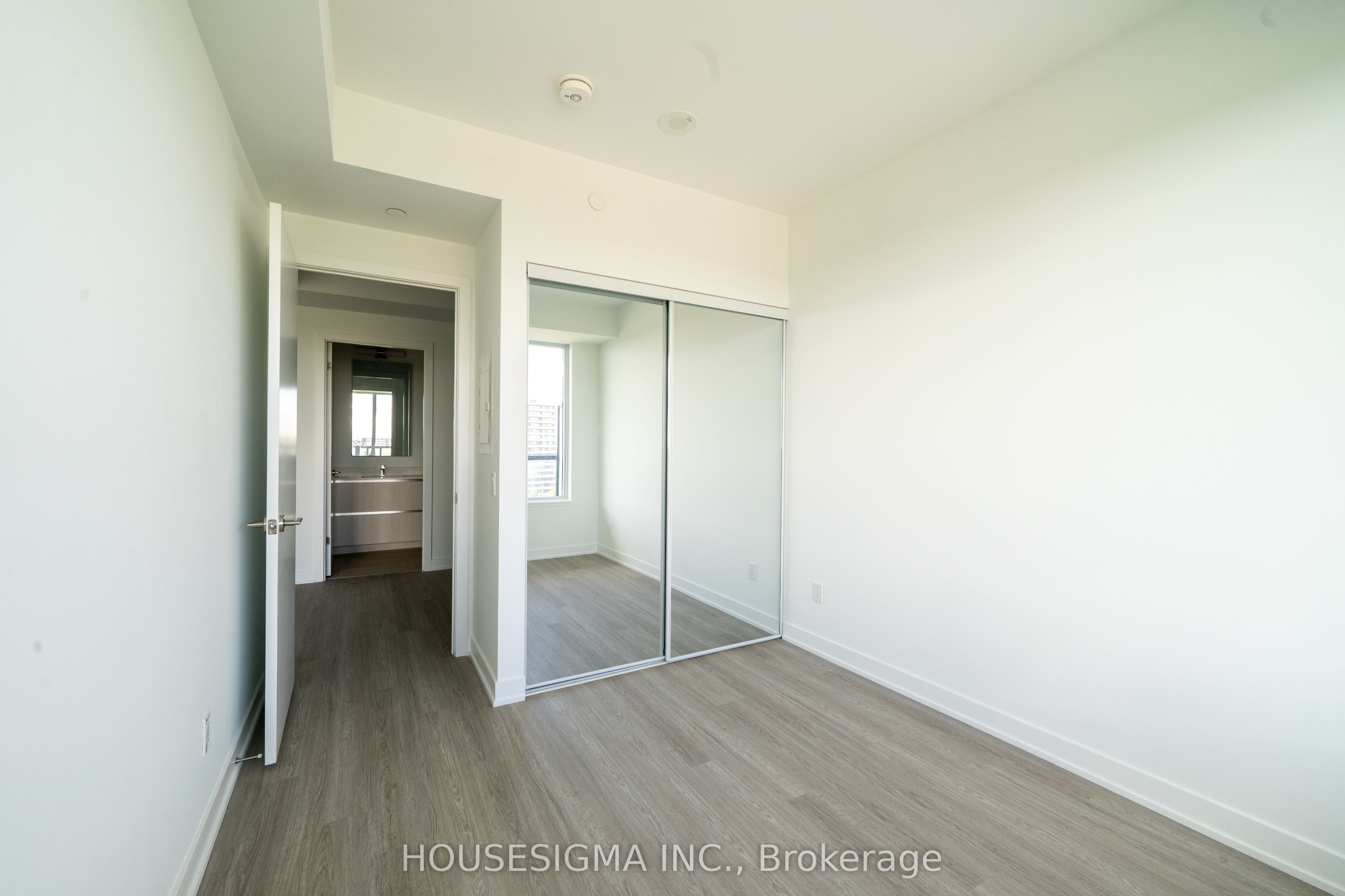 8188 Yonge Street 820 Property Photo 13