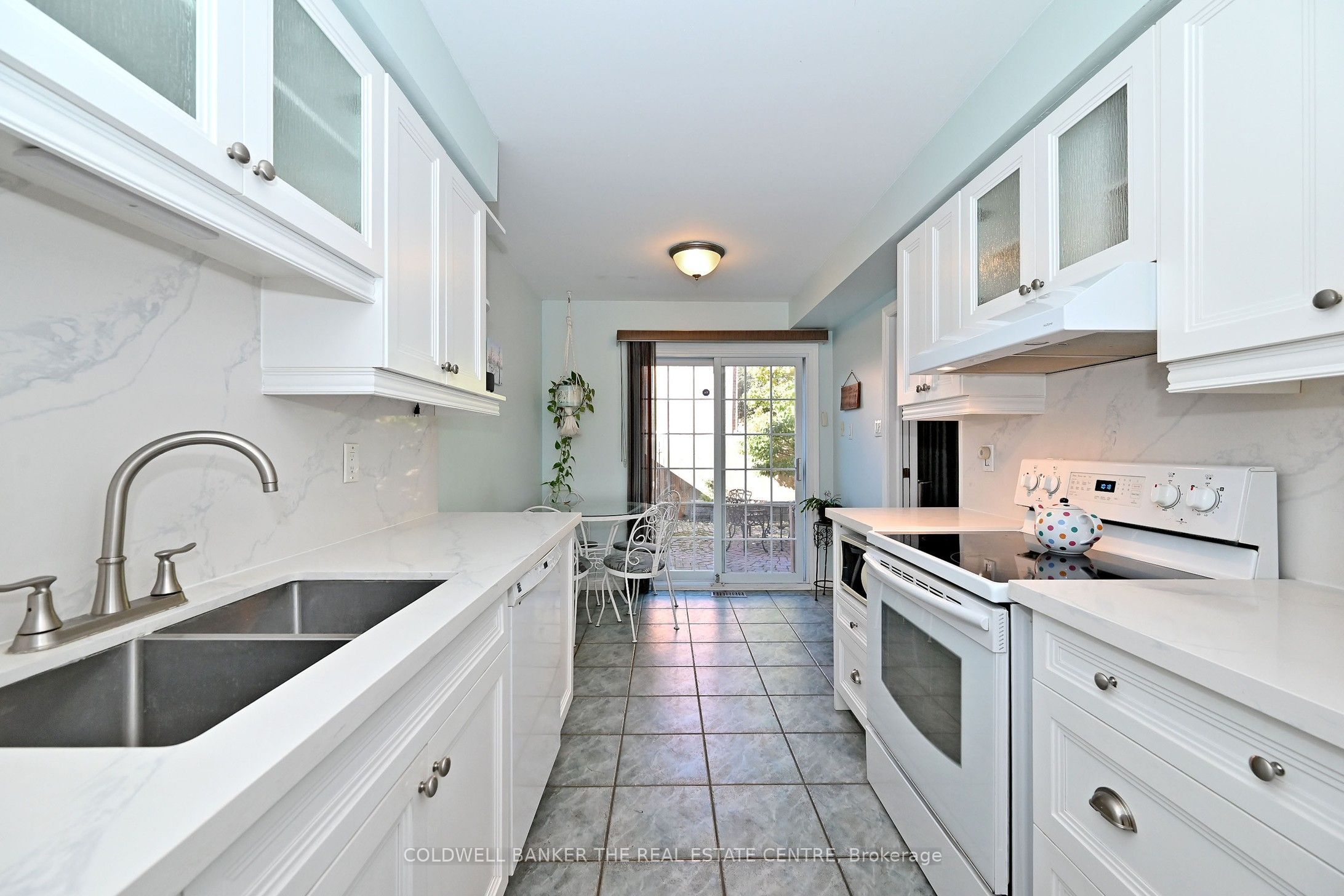 754 Shanahan Boulevard Property Photo 12