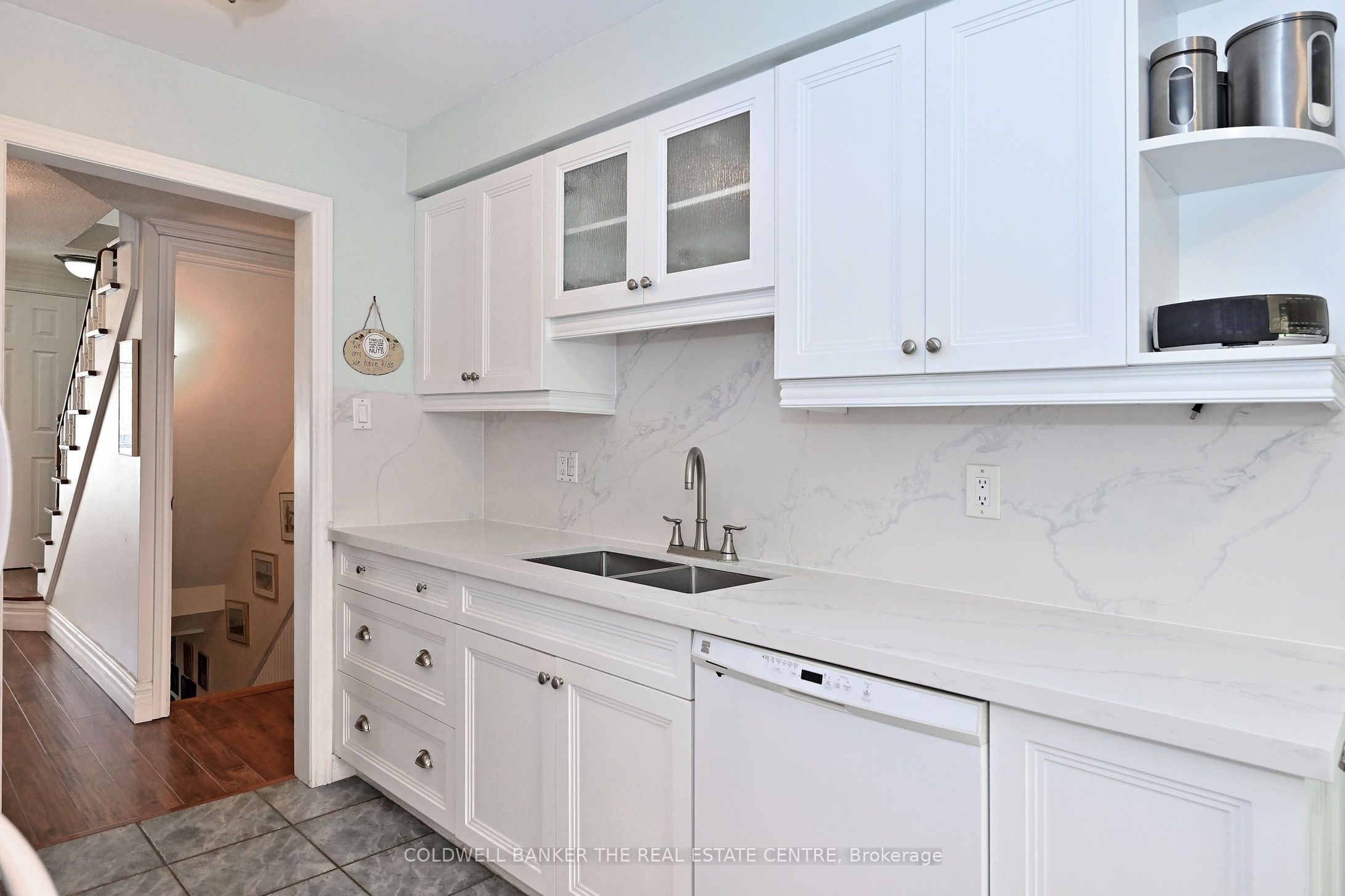 754 Shanahan Boulevard Property Photo 13
