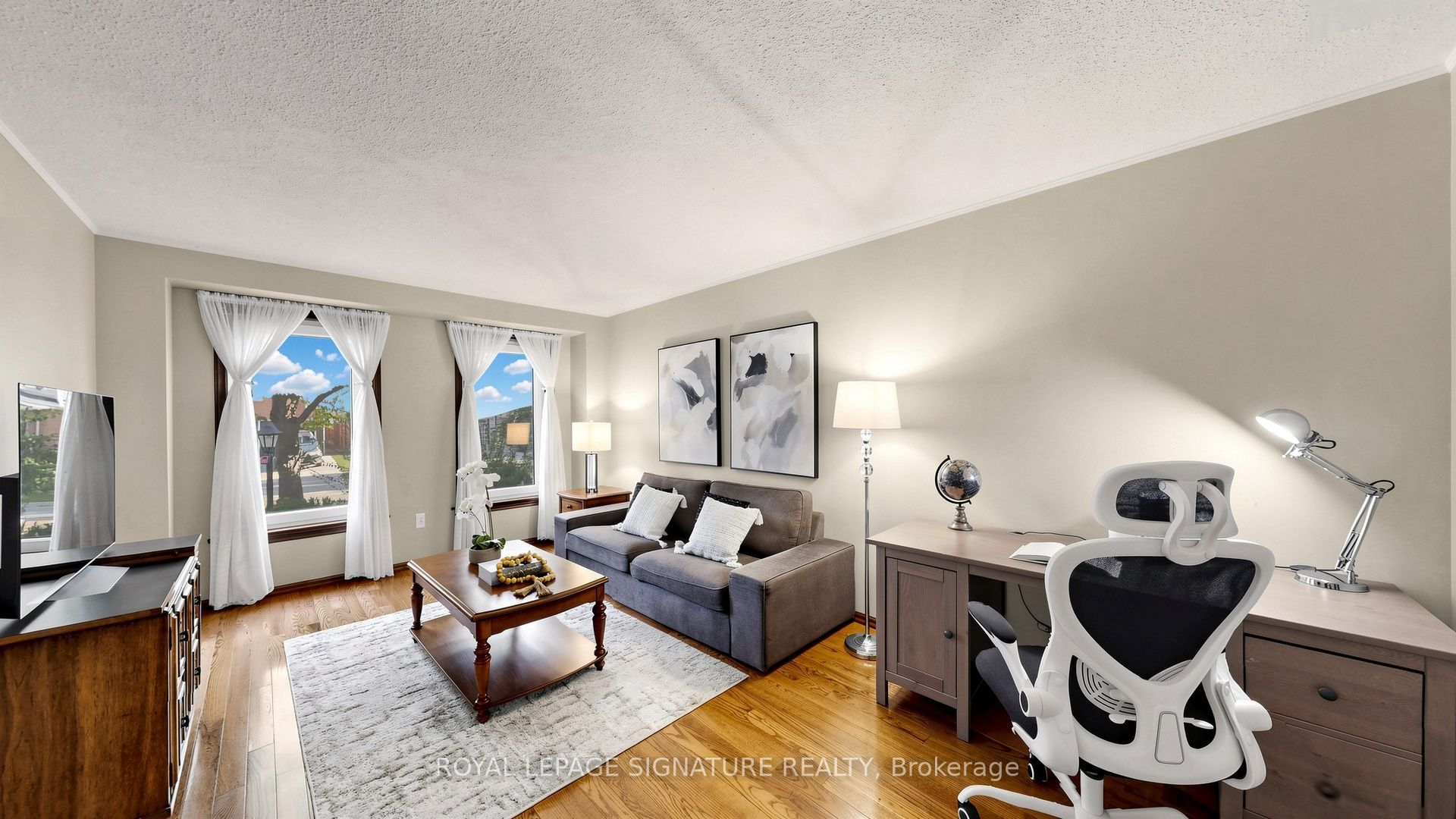 16 Meyer Circle Property Photo 2
