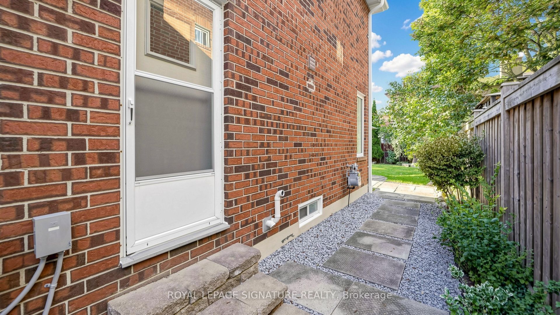 16 Meyer Circle Property Photo 19