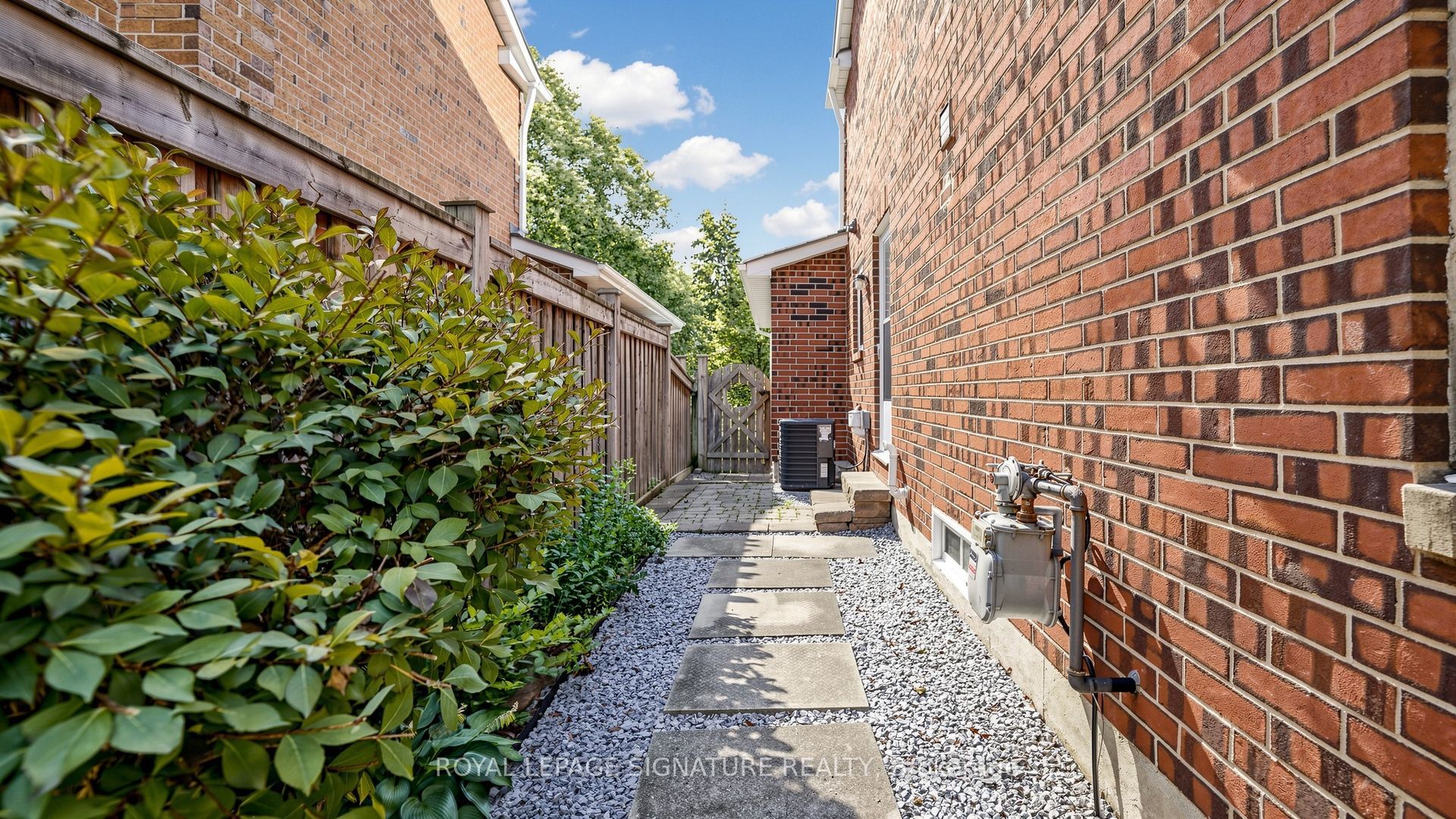 16 Meyer Circle Property Photo 20