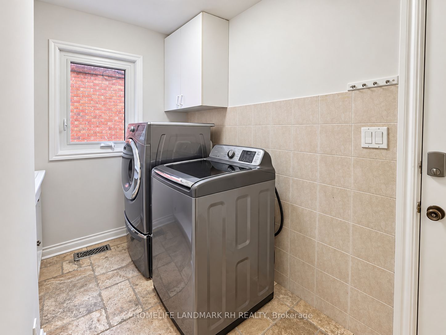 39 Oxford Street Property Photo 17