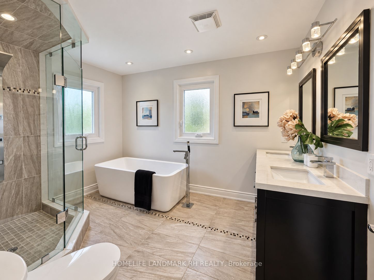 39 Oxford Street Property Photo 23