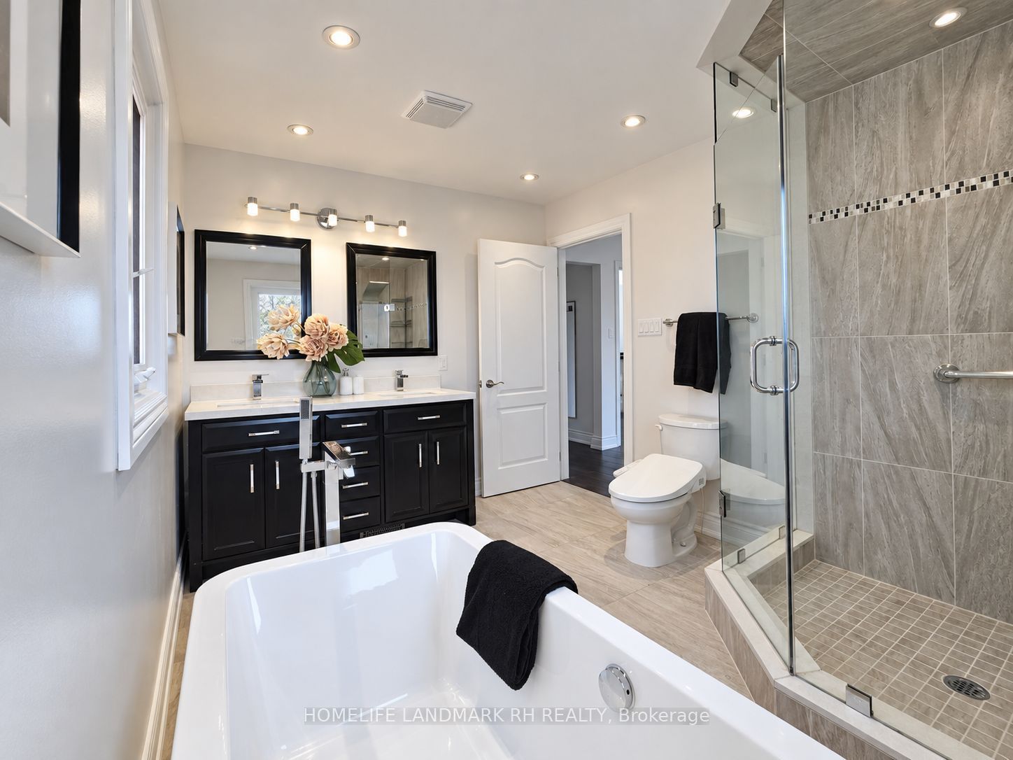 39 Oxford Street Property Photo 24