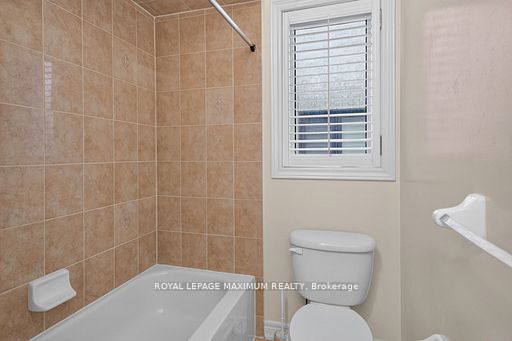 62 Diploma Avenue Property Photo 28