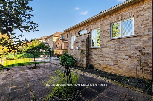 62 Diploma Avenue Property Photo 36