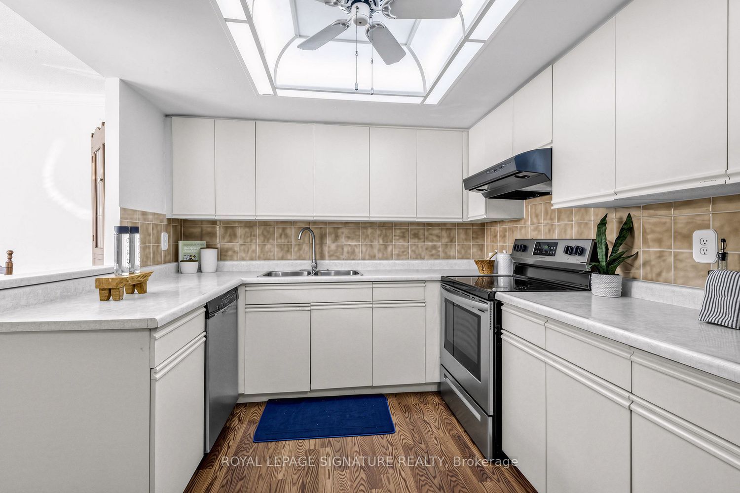 20 Baif Boulevard 408 Property Photo 11
