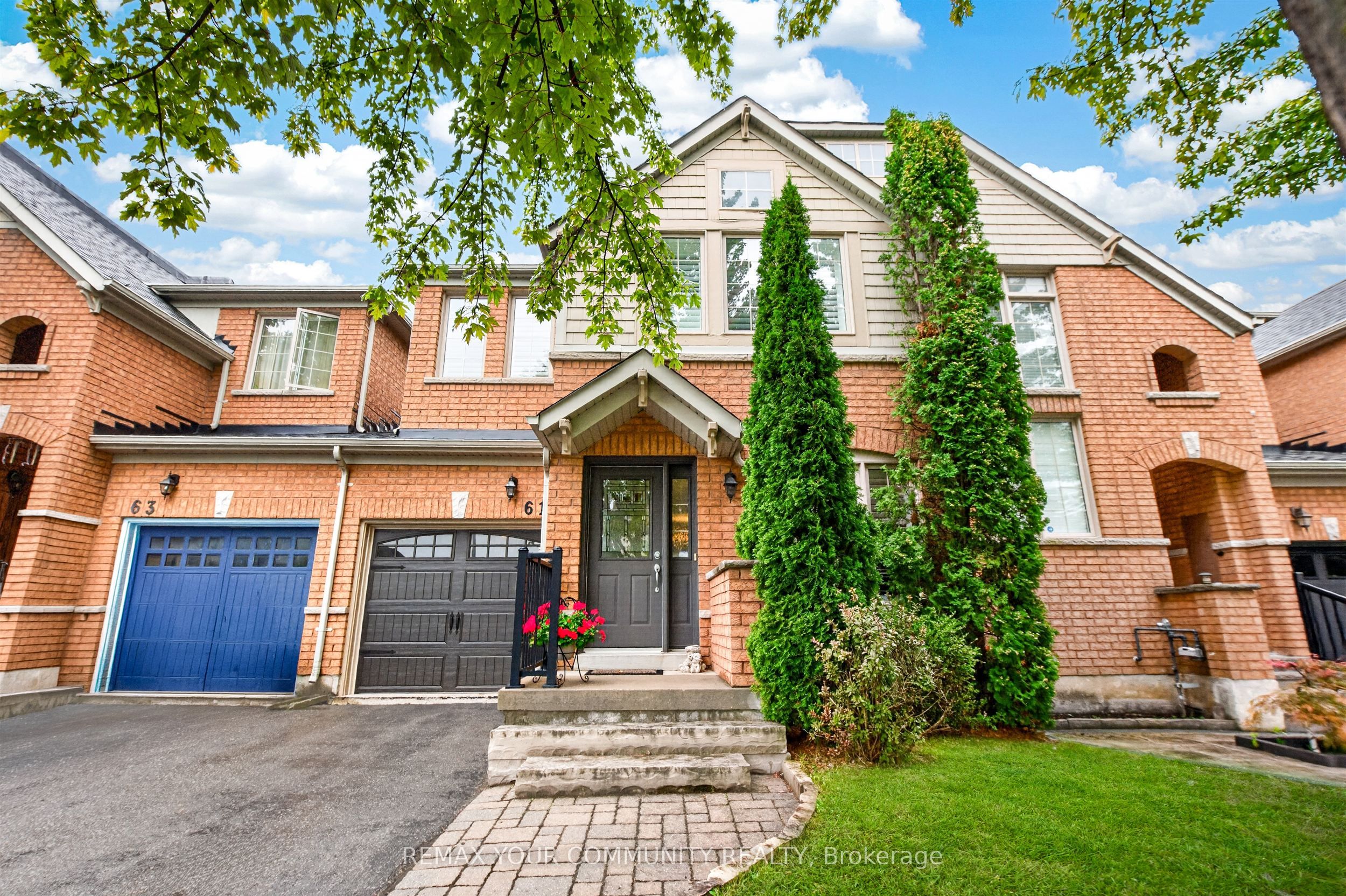 61 Cozens Drive Property Photo 3
