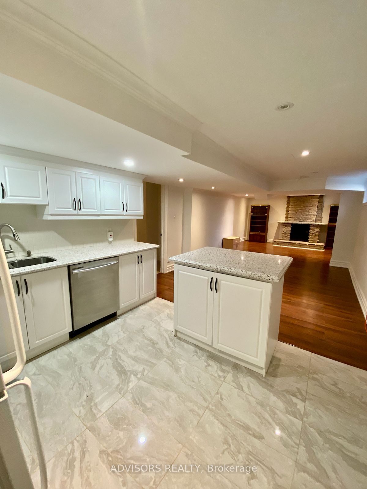 16 Sabrina Court Property Photo 2