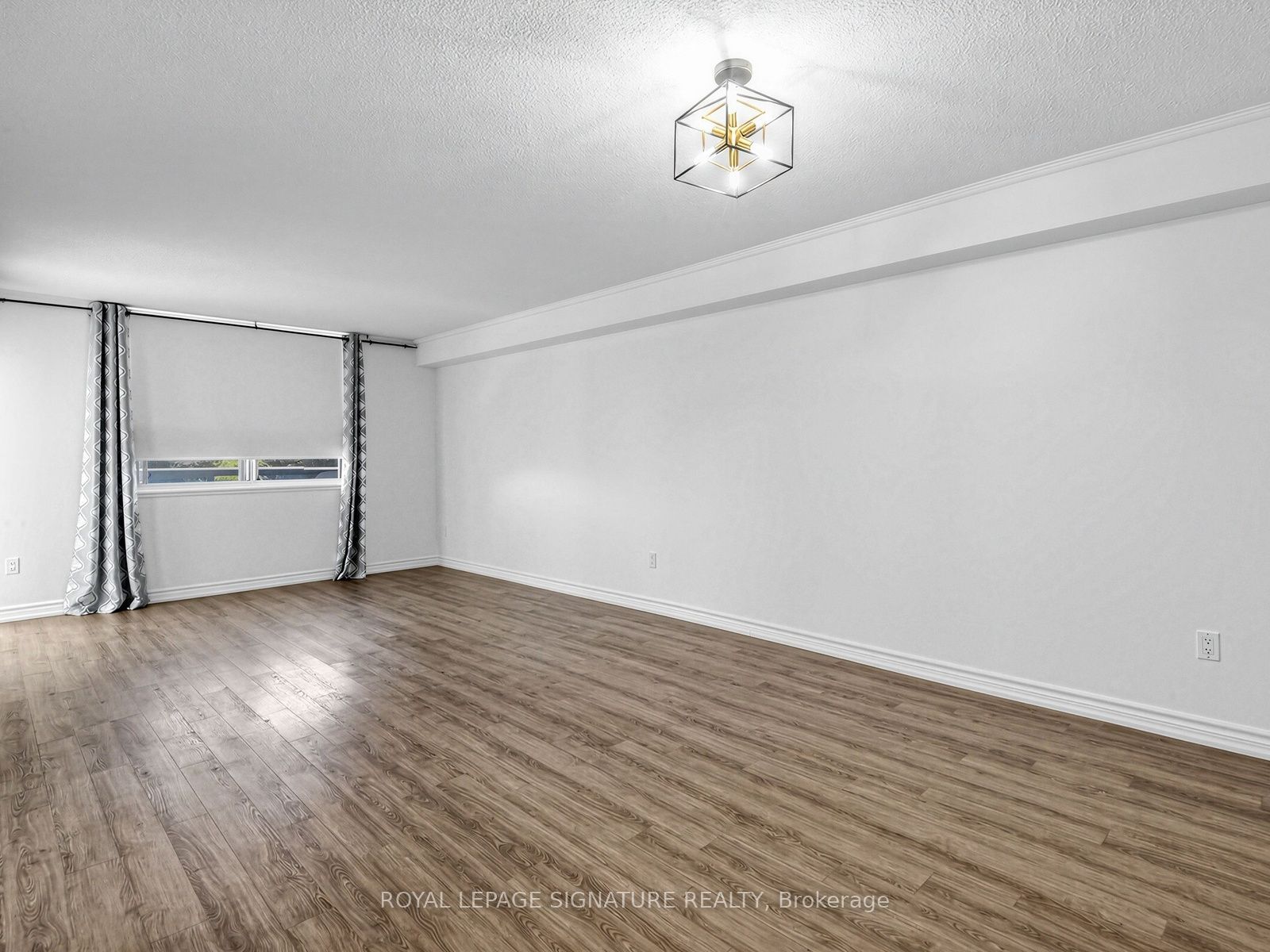 20 Harding Boulevard W 303 Property Photo 4