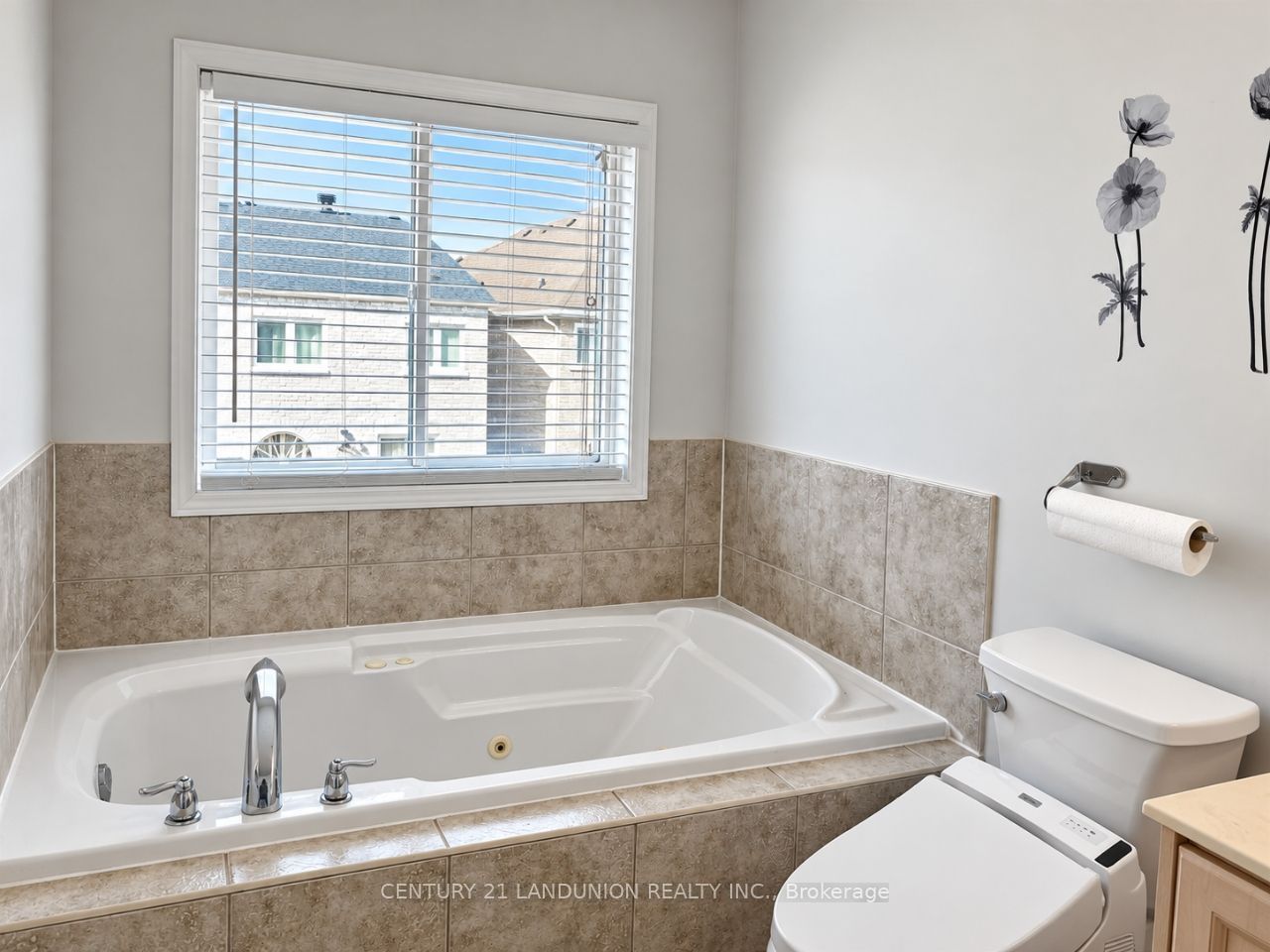 52 Kentley Street Property Photo 21