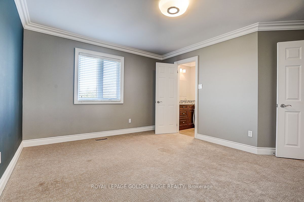 725 Exceller Circle Property Photo 33