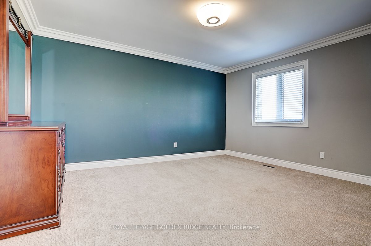 725 Exceller Circle Property Photo 34