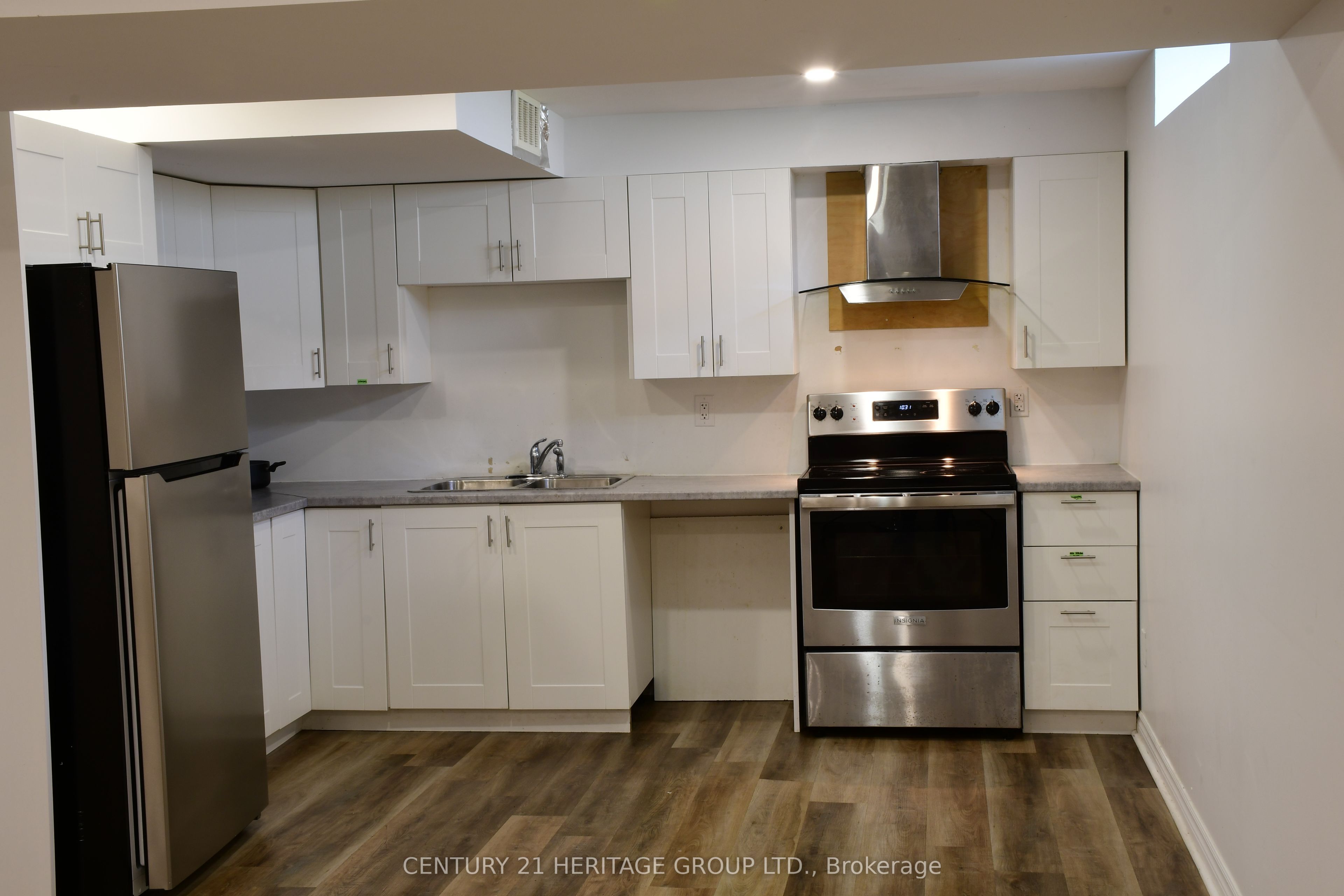 116 Marbella Road Lower Property Photo 8