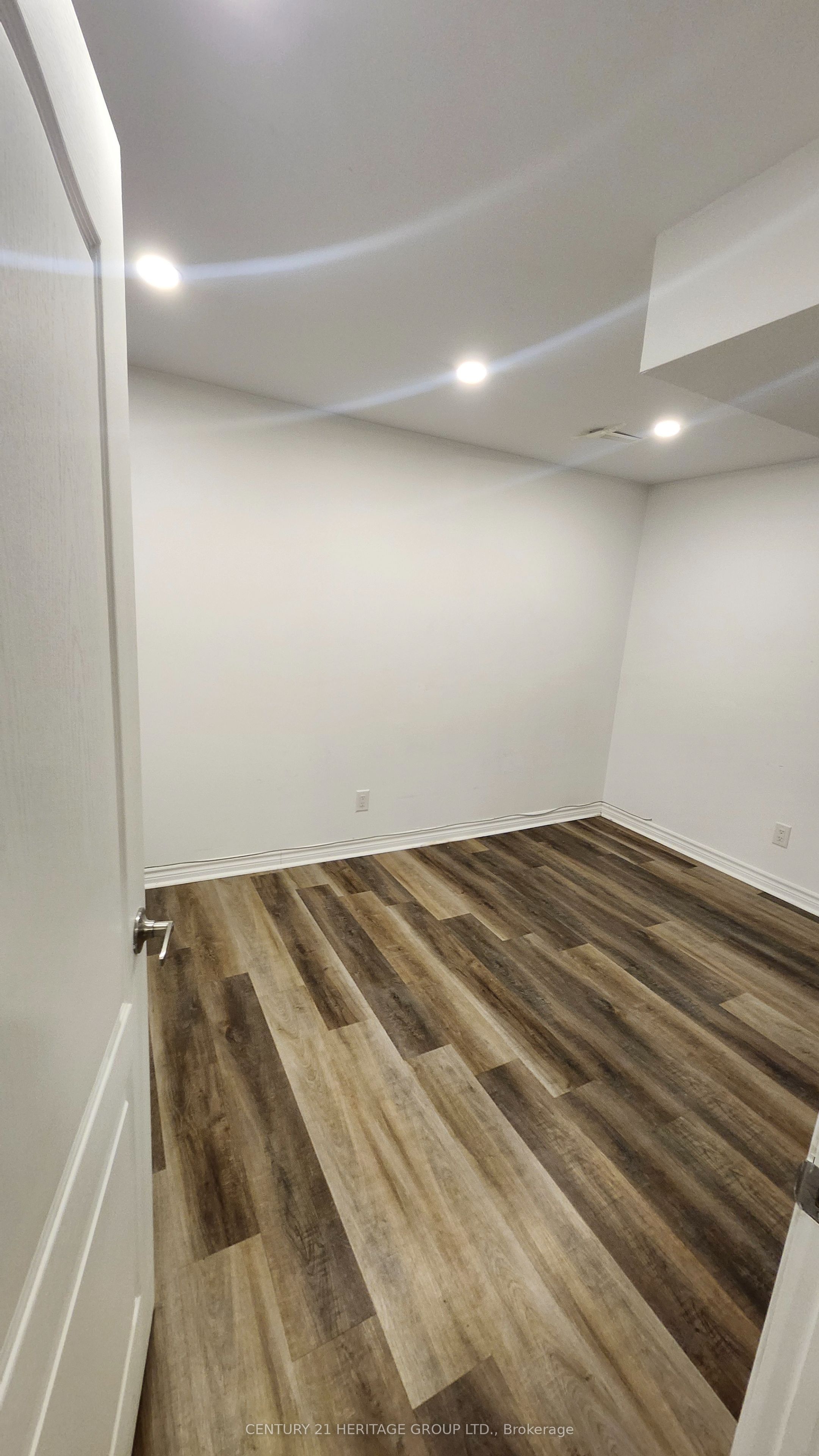 116 Marbella Road Lower Property Photo 11