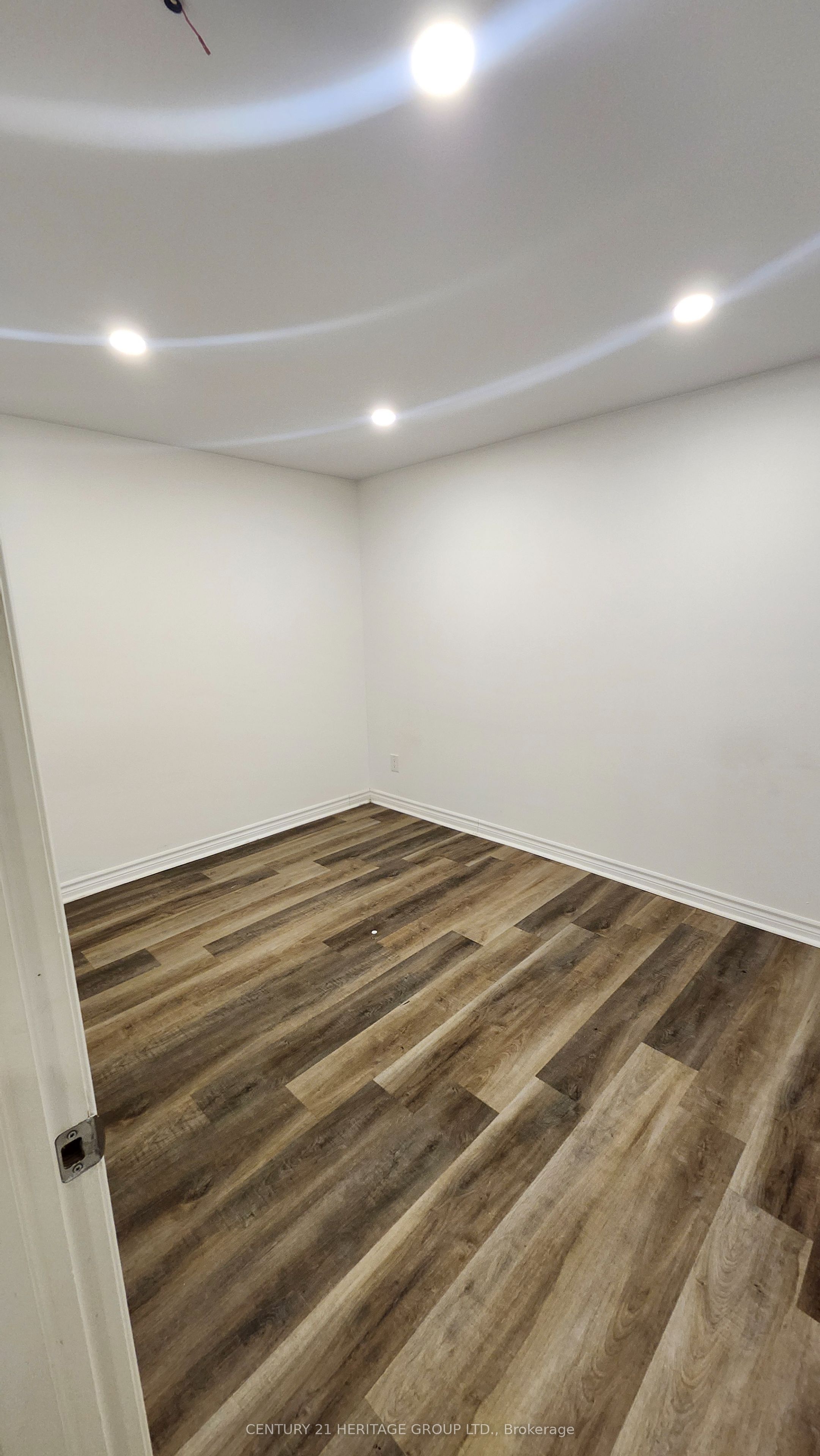 116 Marbella Road Lower Property Photo 12