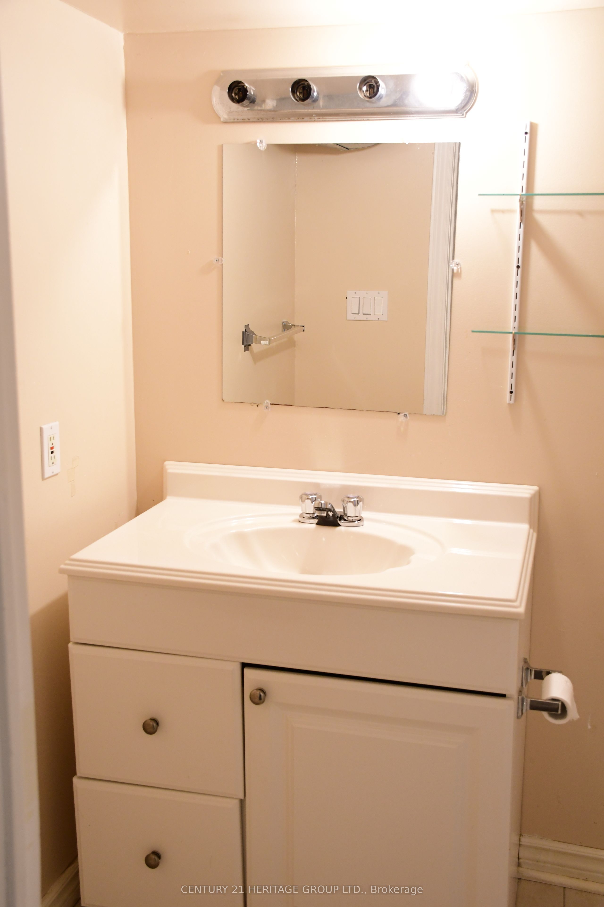 116 Marbella Road Lower Property Photo 16