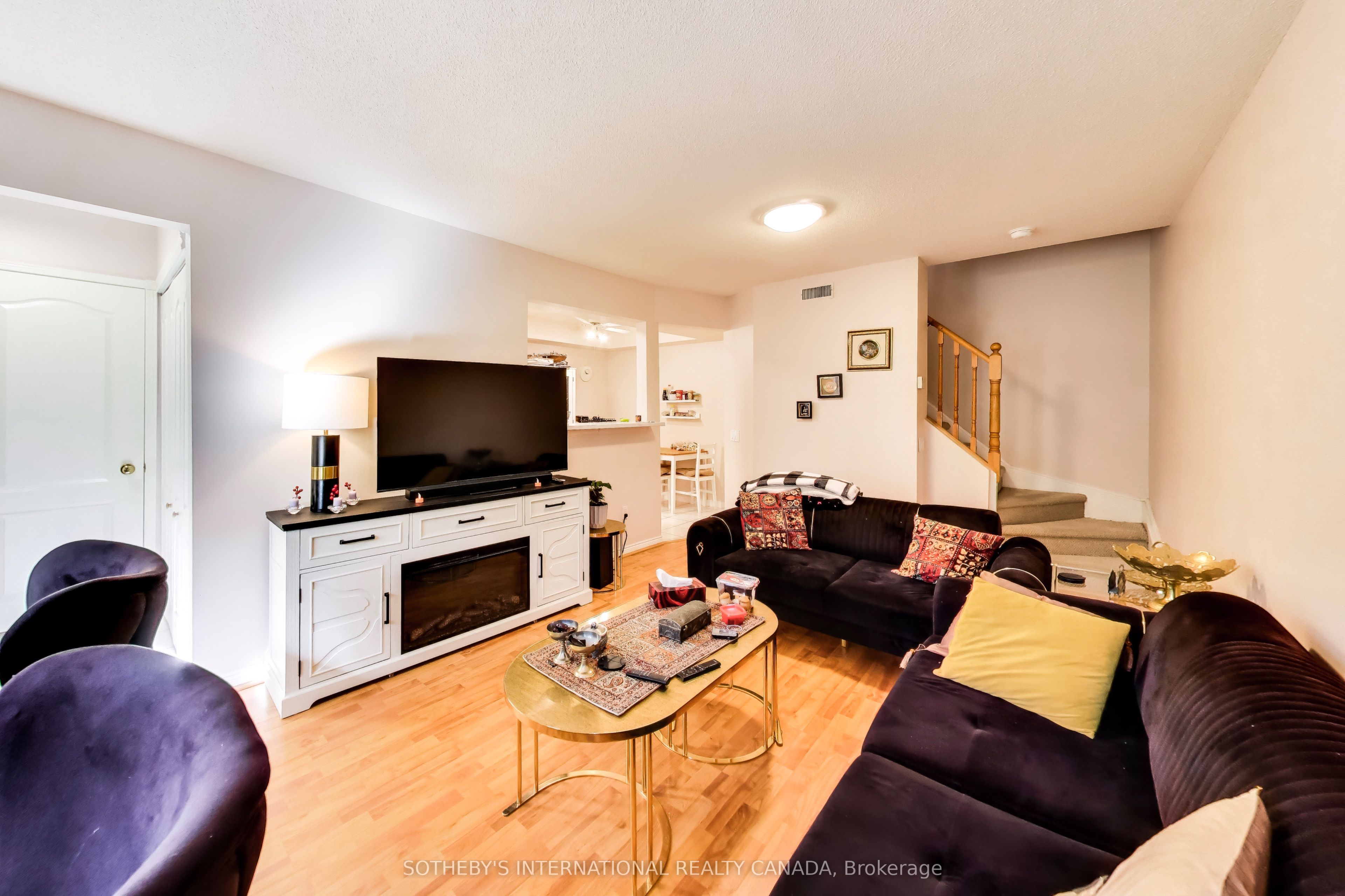 900 Steeles Avenue W 714 Property Photo 4