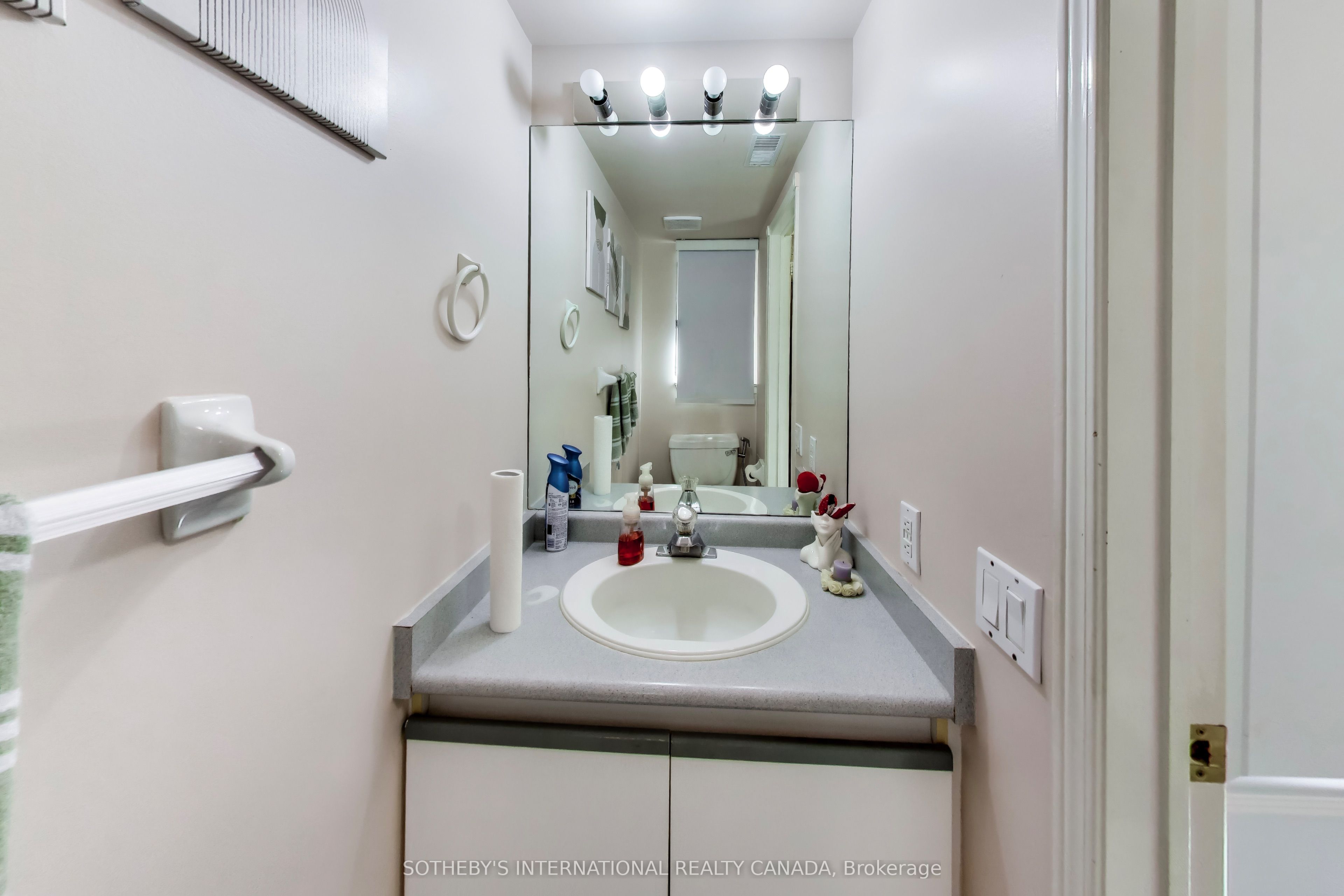 900 Steeles Avenue W 714 Property Photo 9