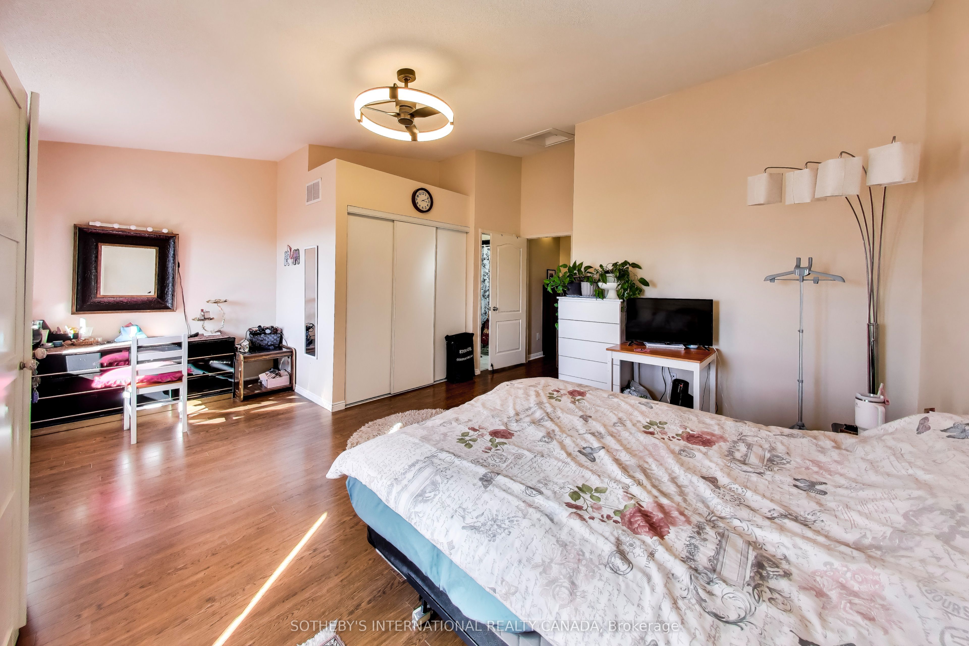 900 Steeles Avenue W 714 Property Photo 17