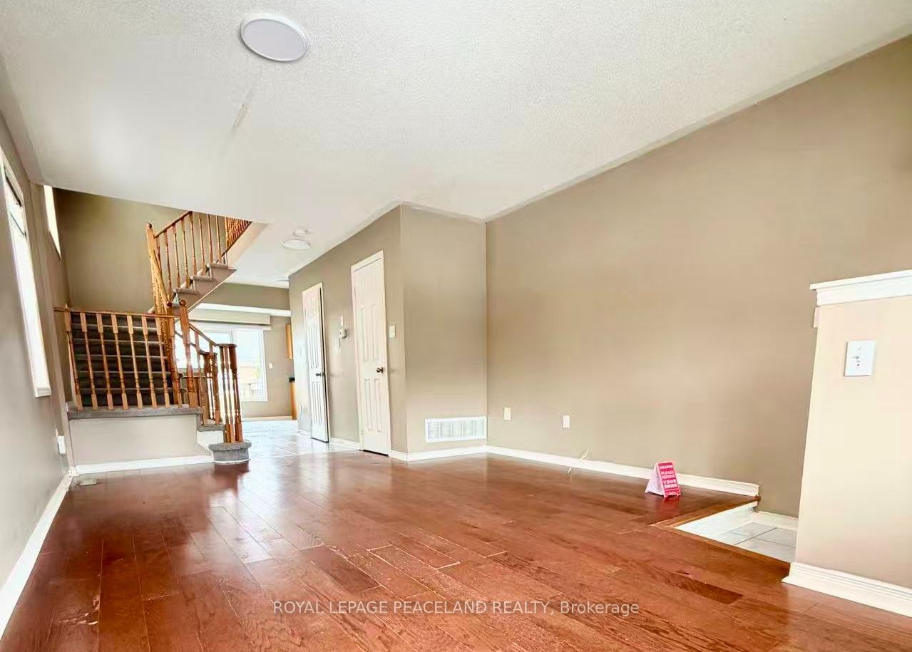 367 Marble Place Upper Unit Property Photo 2