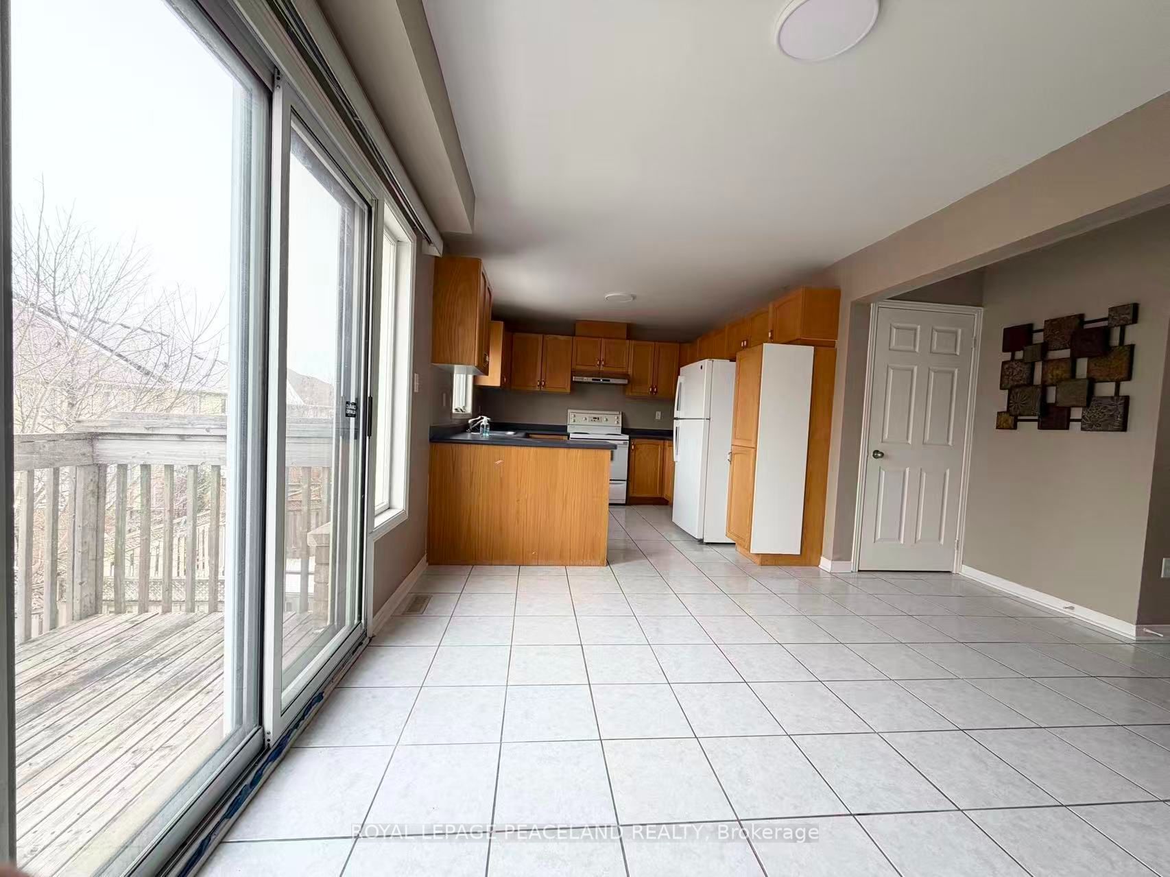 367 Marble Place Upper Unit Property Photo 8