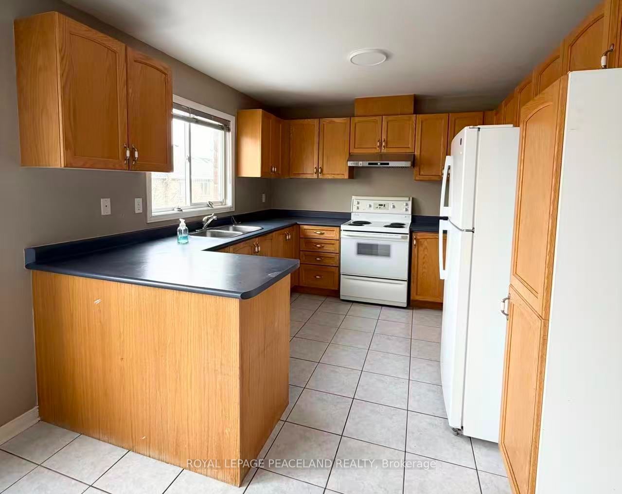 367 Marble Place Upper Unit Property Photo 9