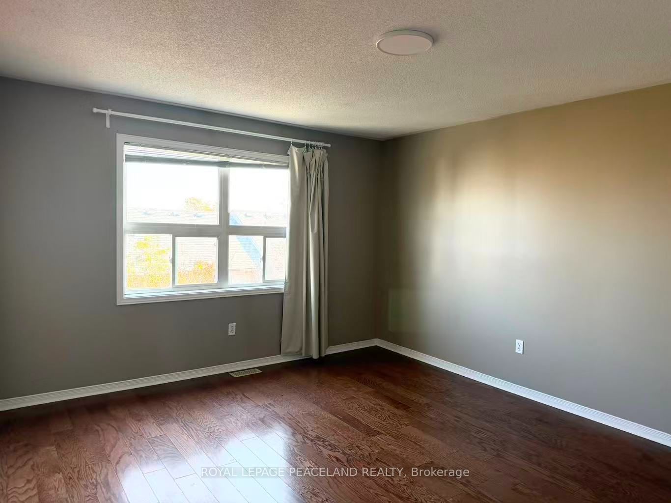 367 Marble Place Upper Unit Property Photo 15