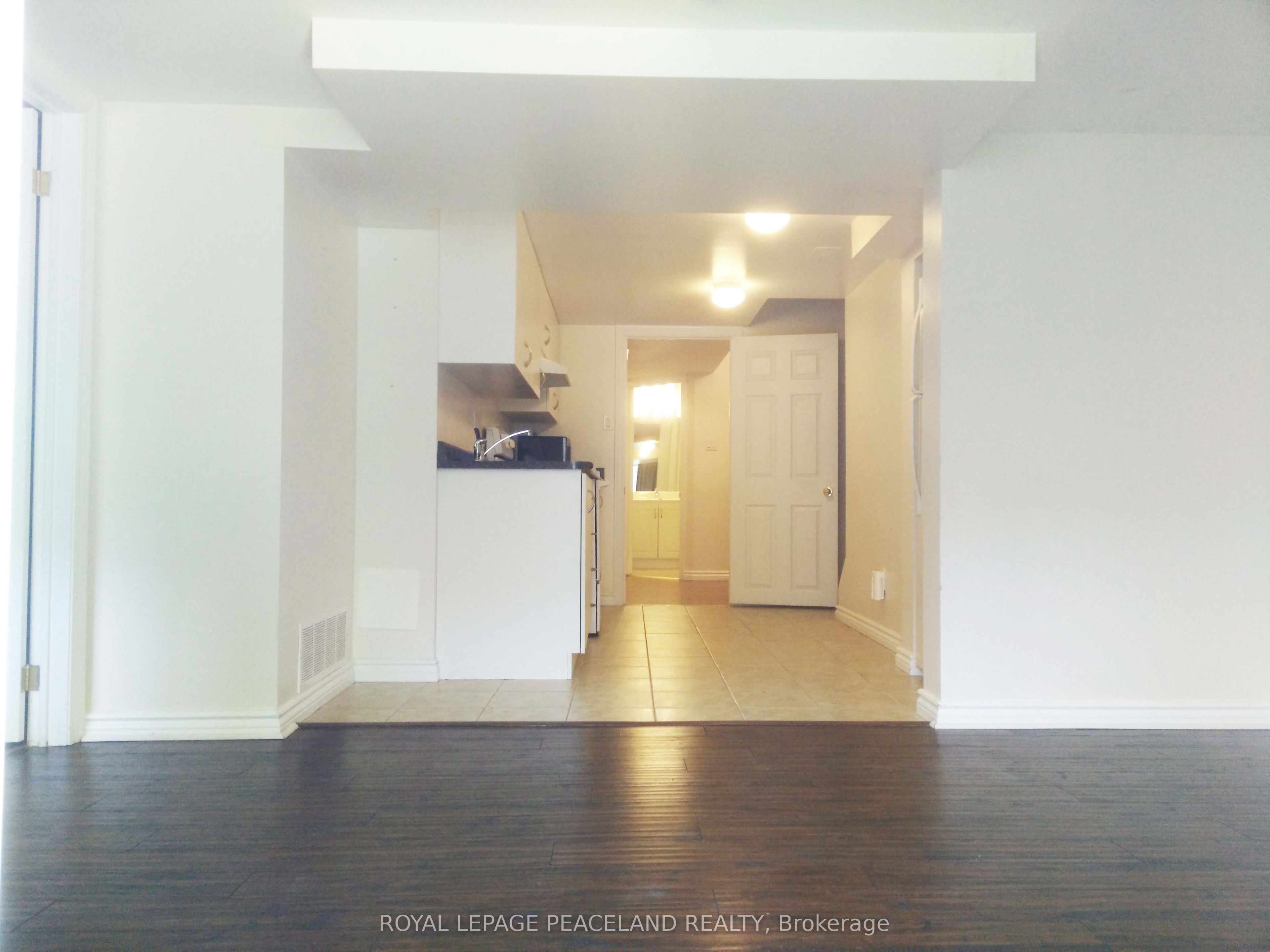 367 Marble Place W/o Bsmt Property Photo 5