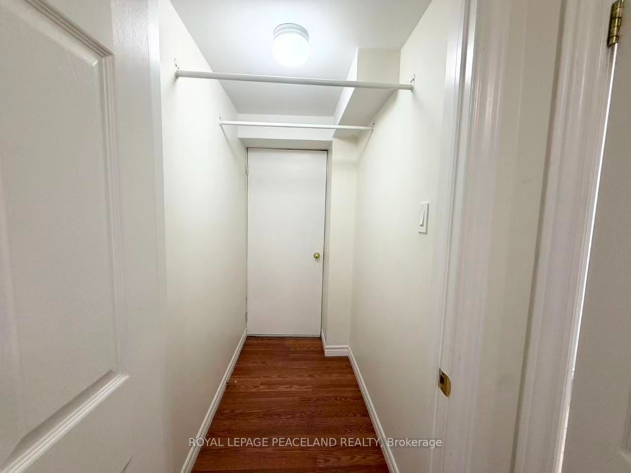 367 Marble Place W/o Bsmt Property Photo 9