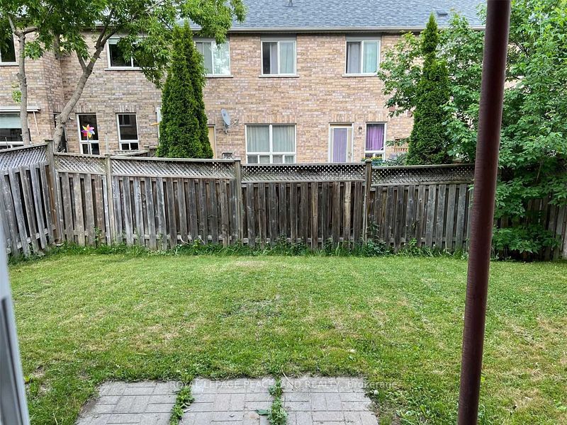 367 Marble Place W/o Bsmt Property Photo 11